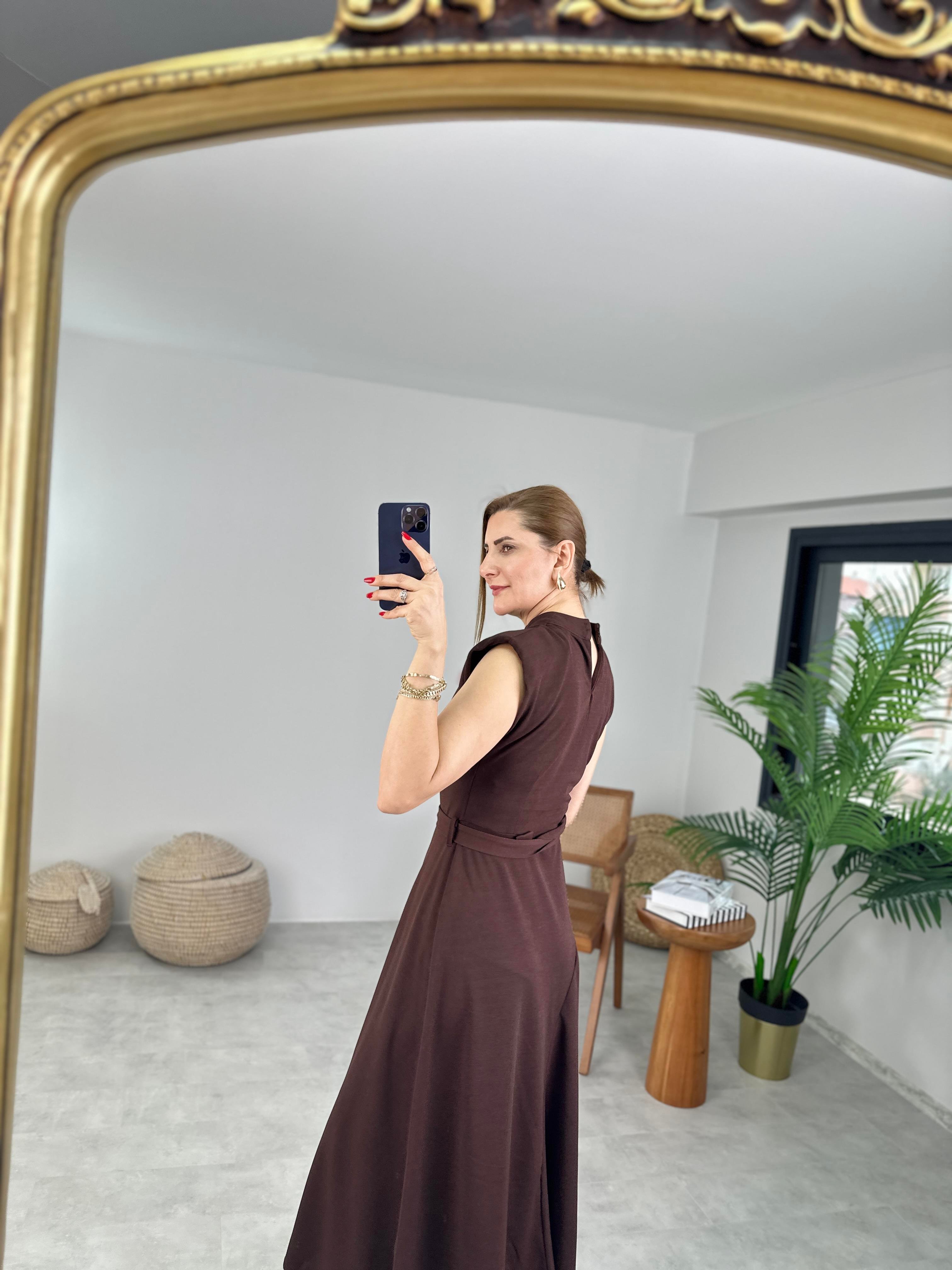 Vatkalı Kemer Detaylı Elbise