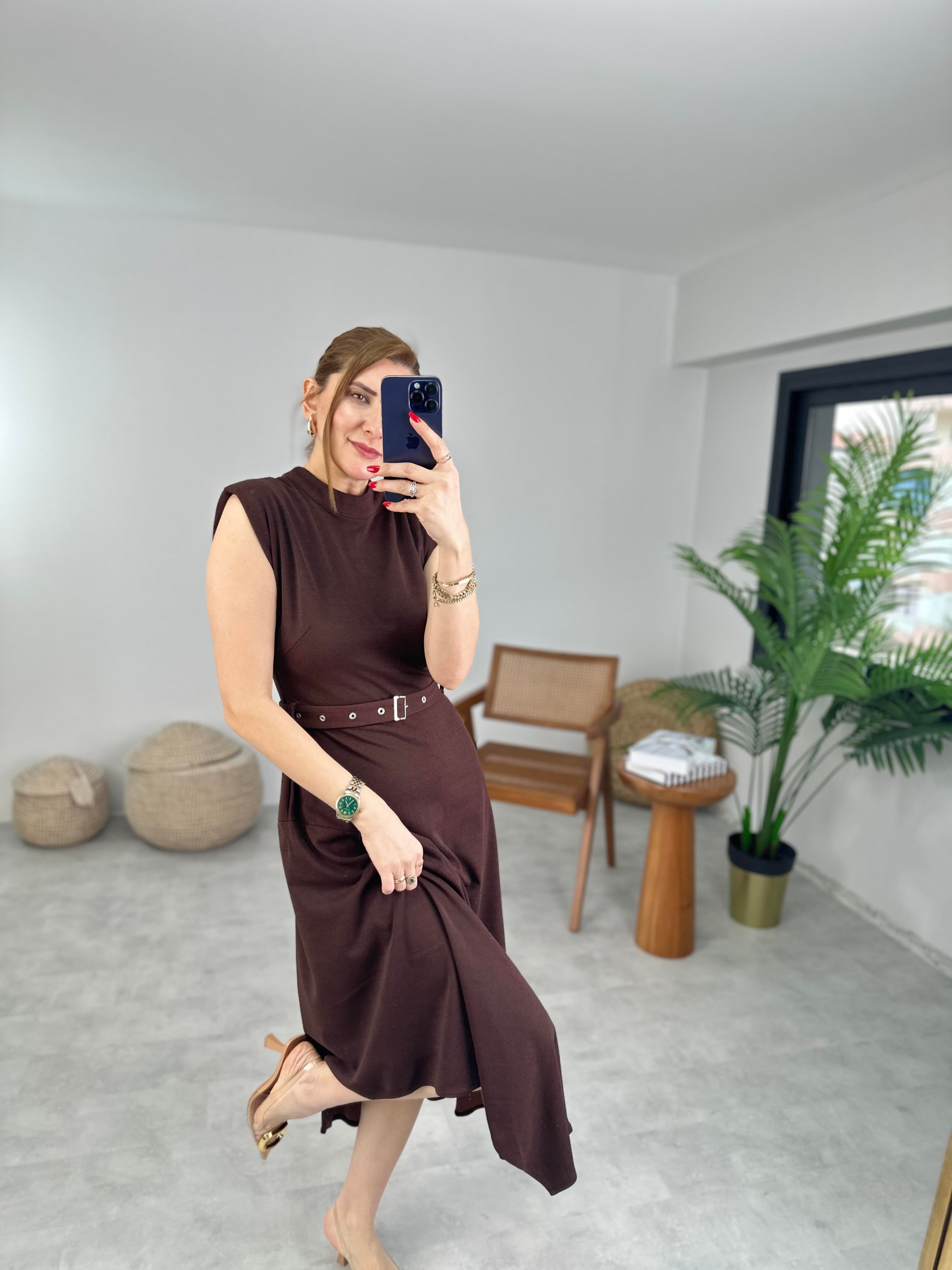 Vatkalı Kemer Detaylı Elbise