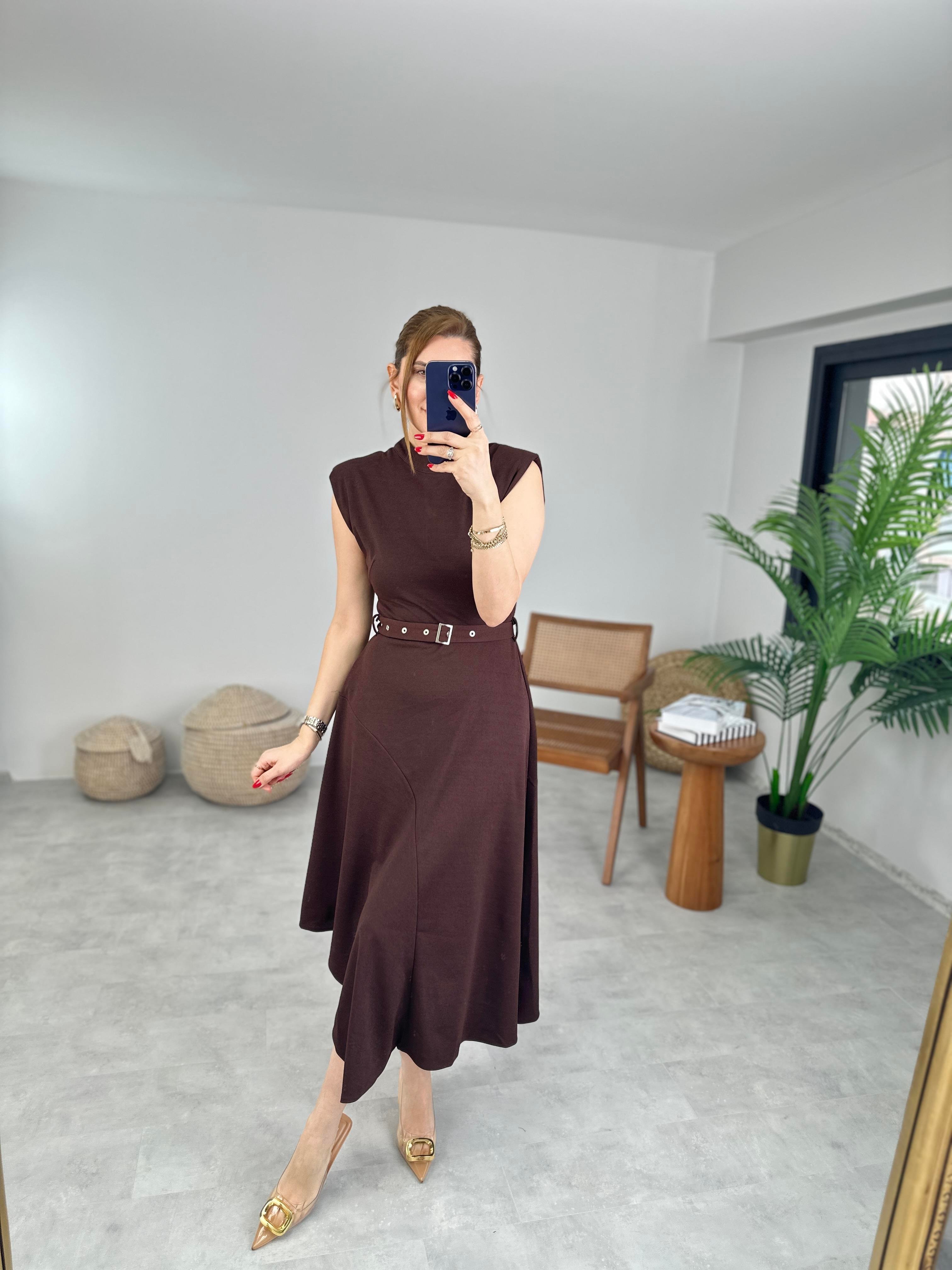 Vatkalı Kemer Detaylı Elbise