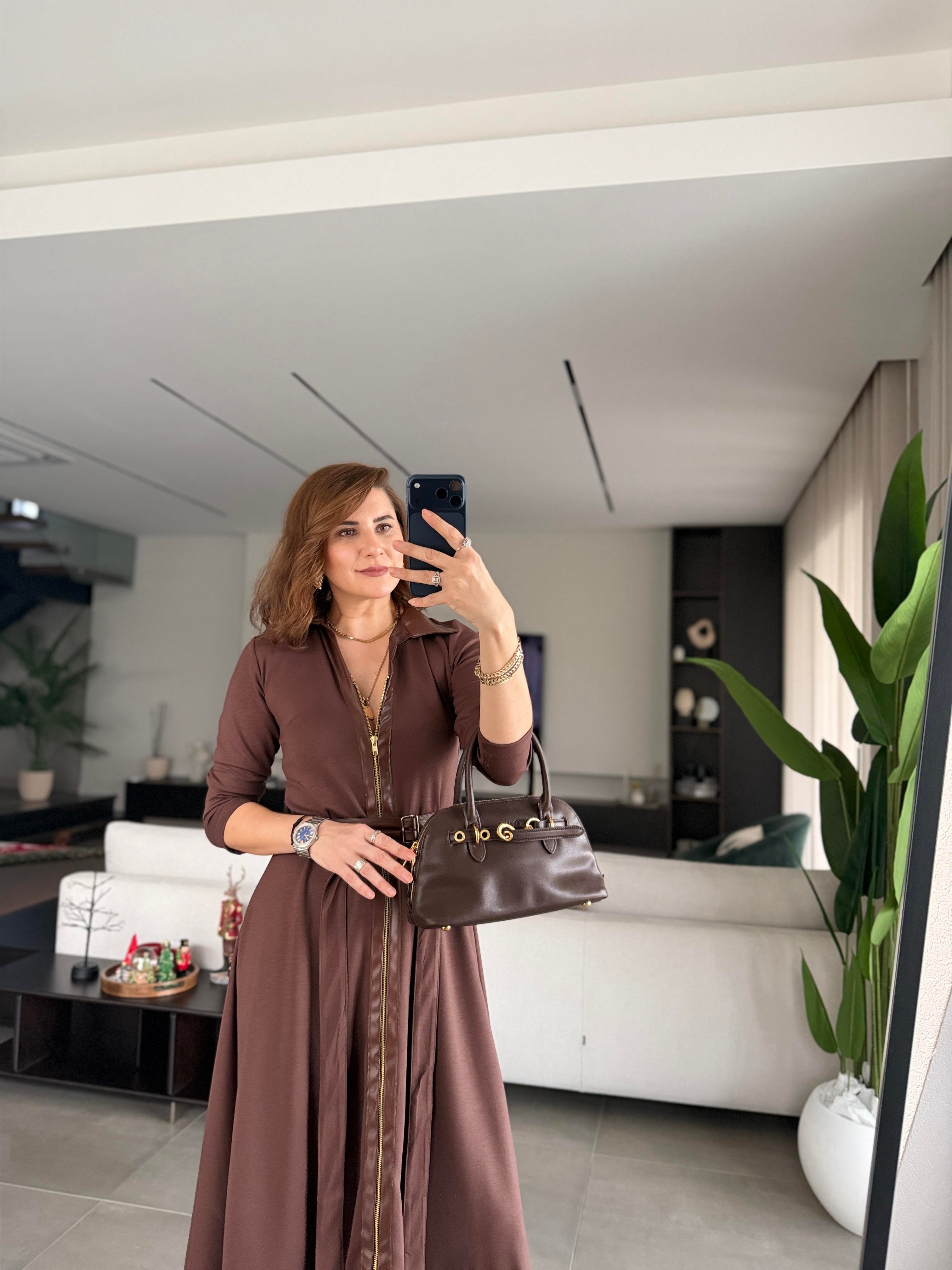 Yaka Deri Detaylı Önü Fermuarlı Modal Elbise