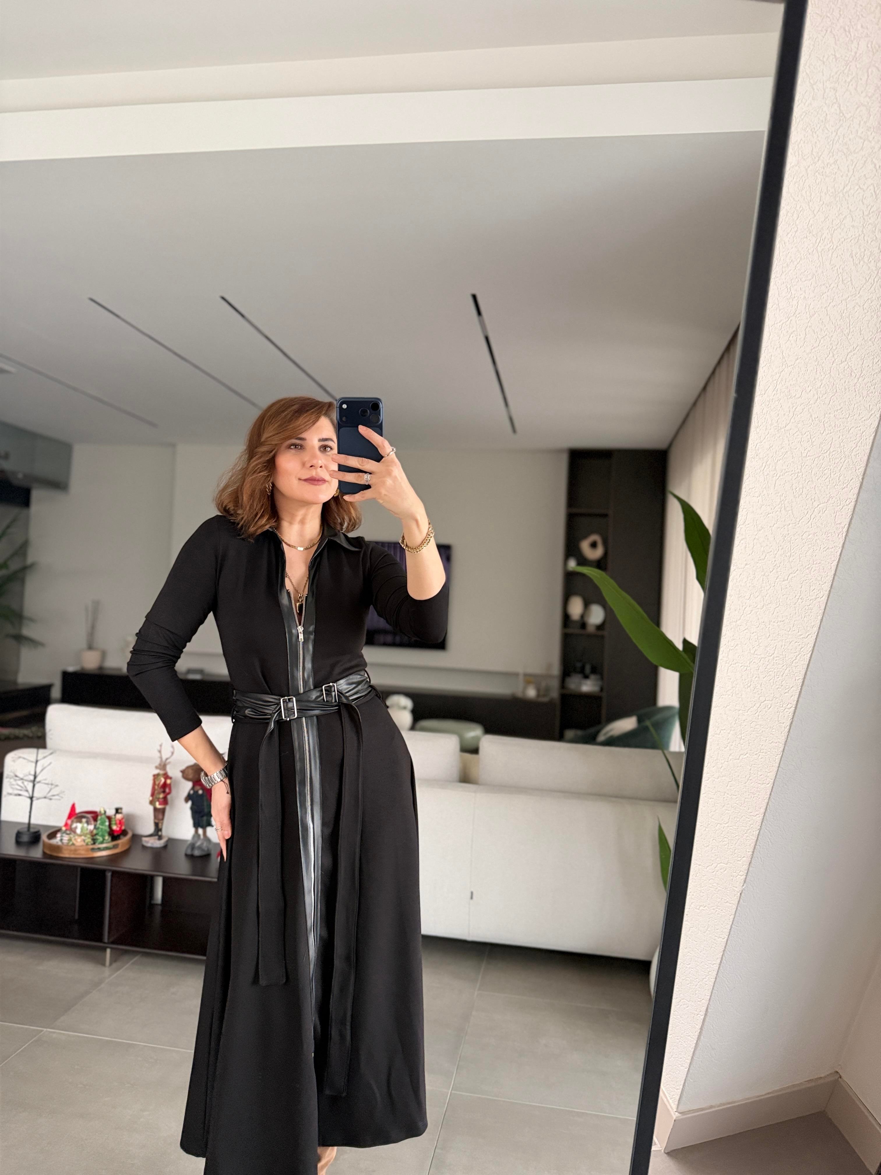 Yaka Deri Detaylı Önü Fermuarlı Modal Elbise