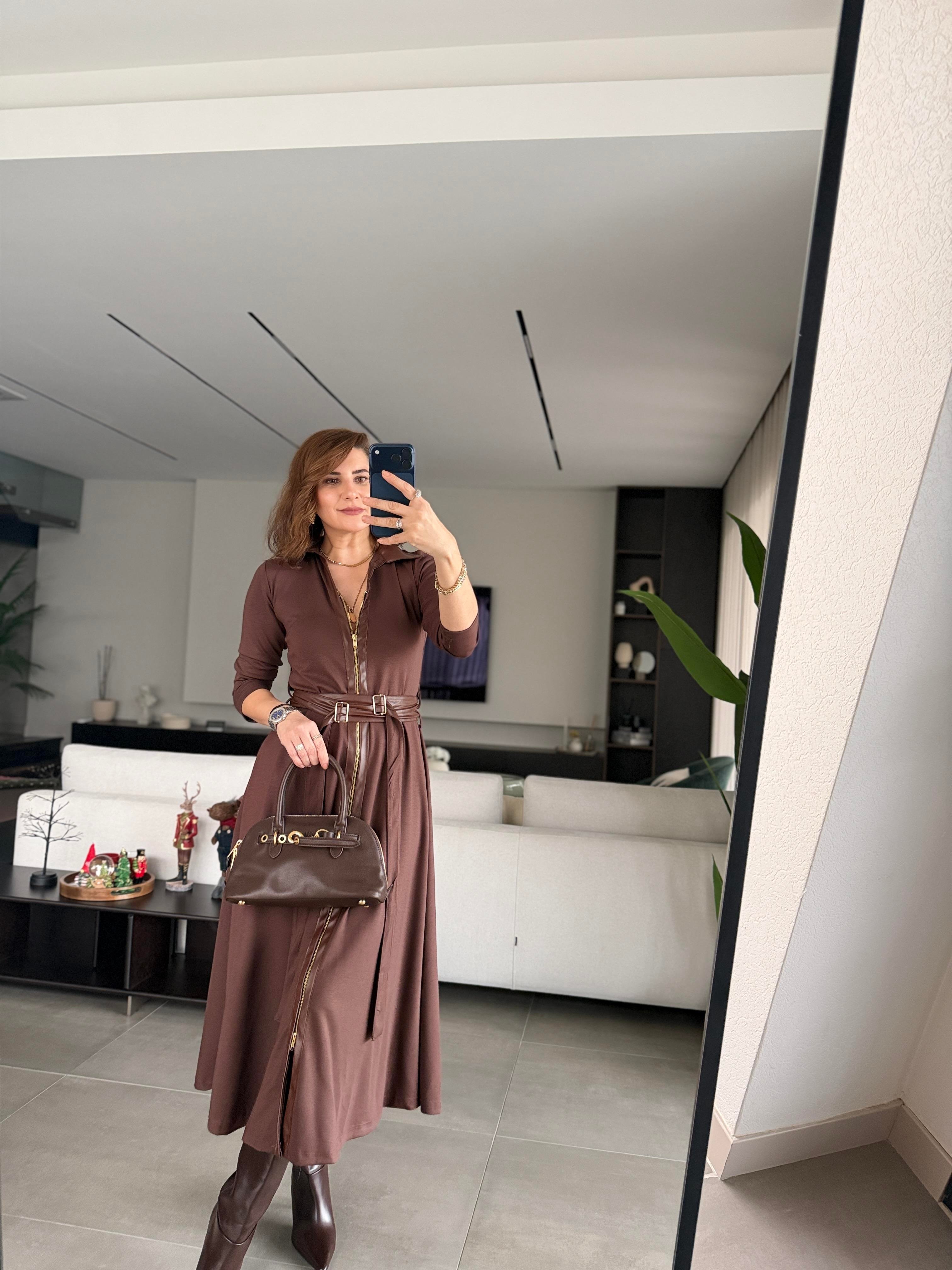 Yaka Deri Detaylı Önü Fermuarlı Modal Elbise