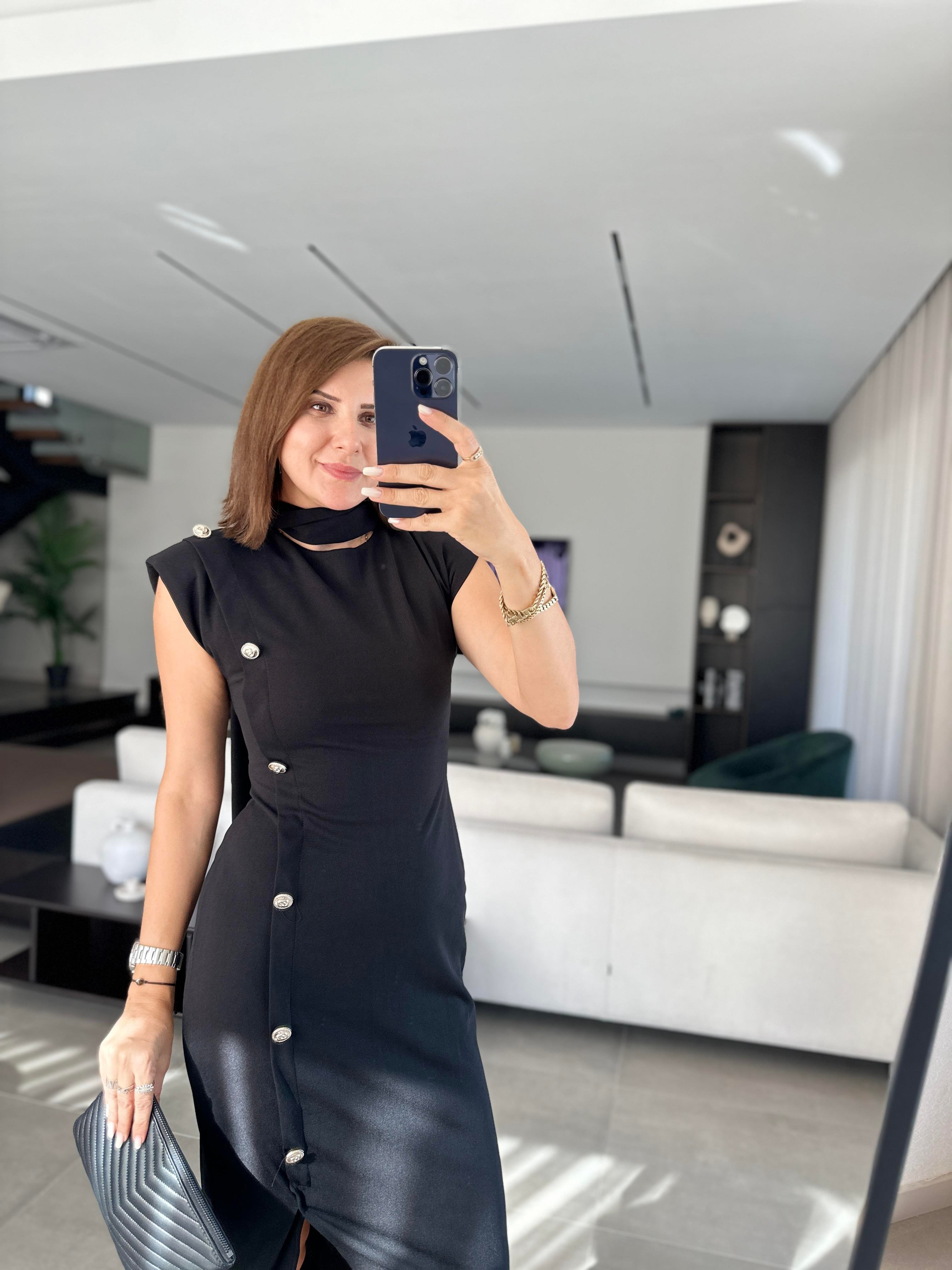 Yandan Düğmeli Crep Kumaş Elbise