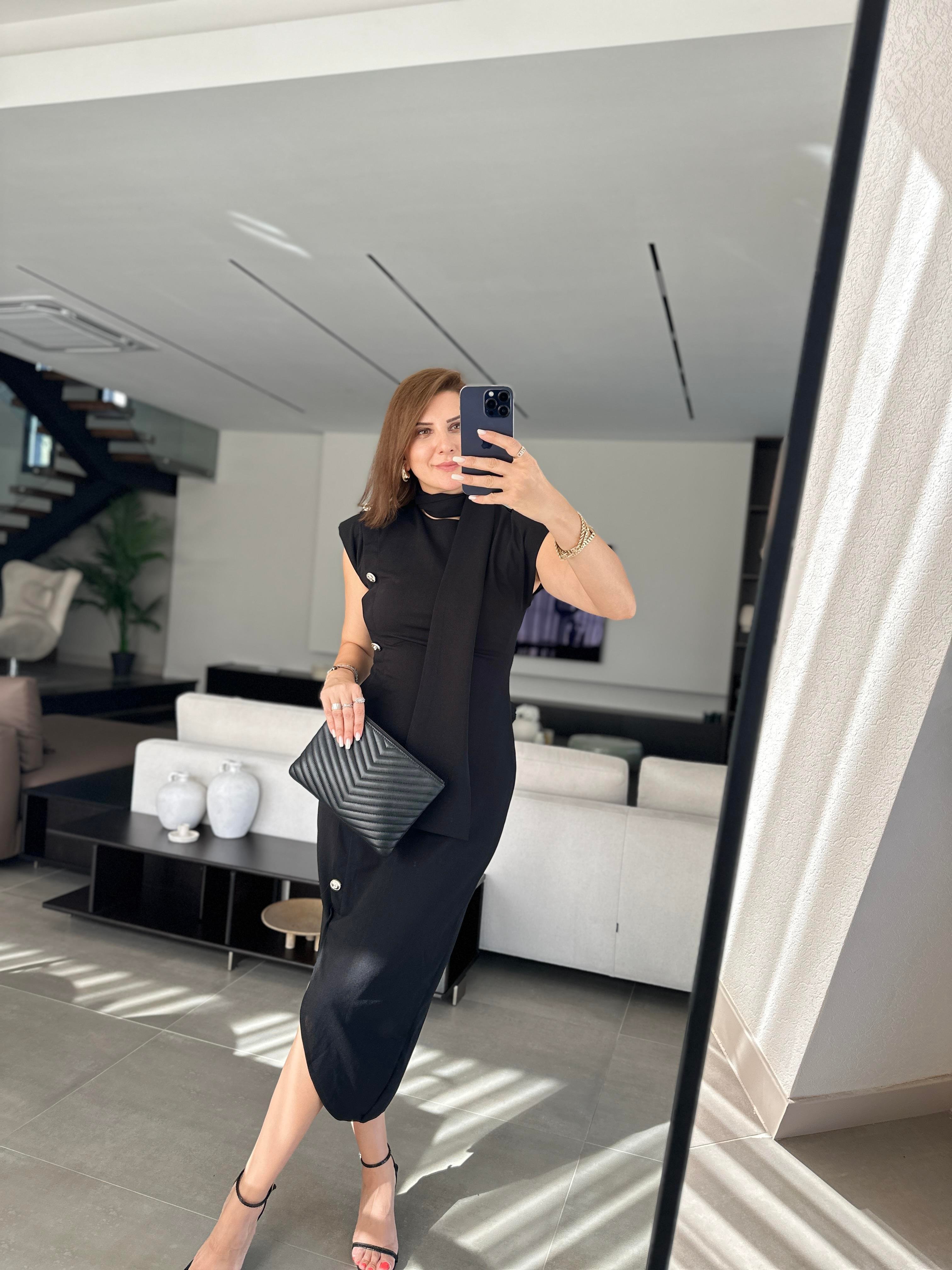 Yandan Düğmeli Crep Kumaş Elbise