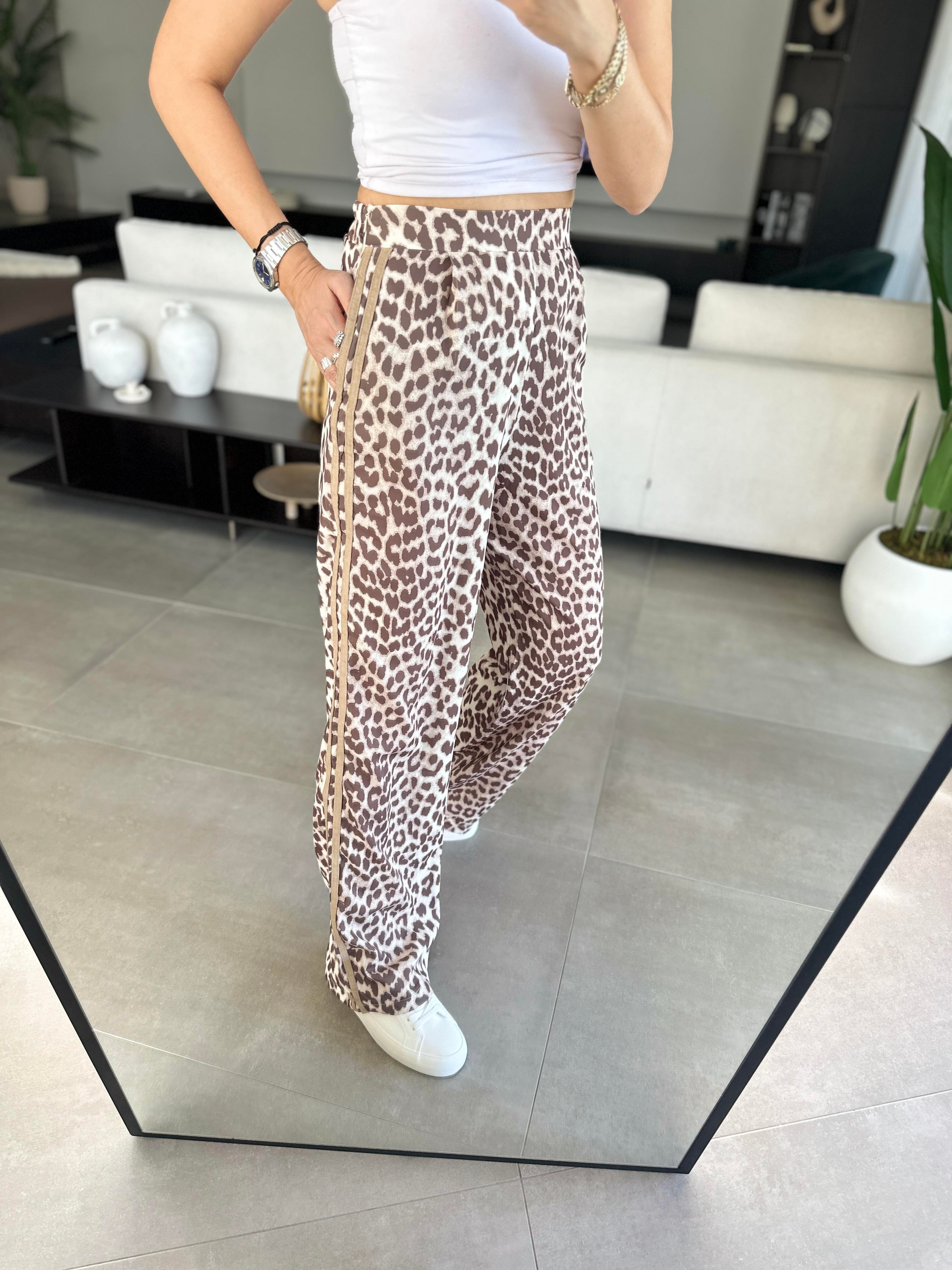 Yanı Çift Şeritli Leopar Desenli Pantolon