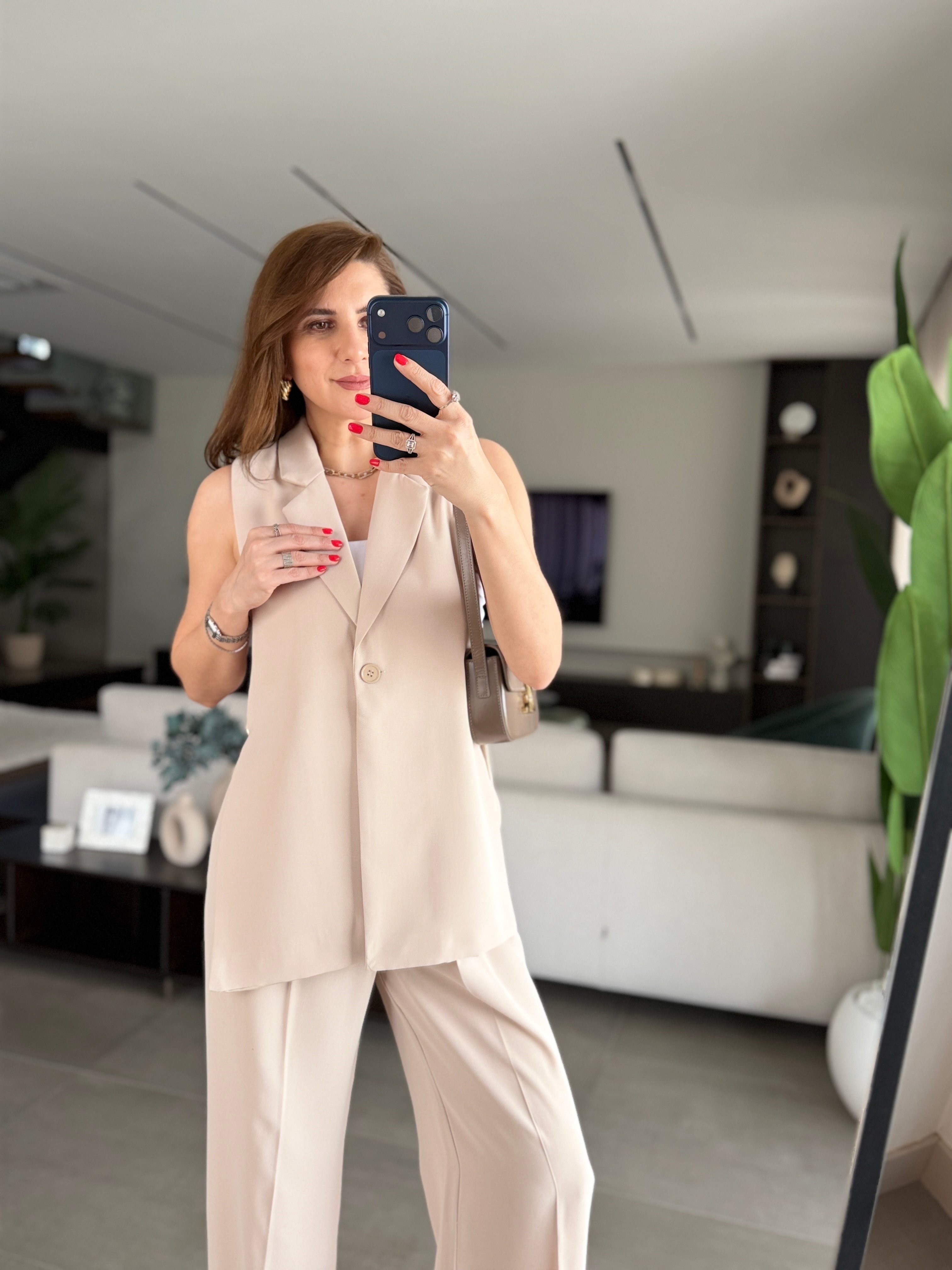 Yanları Aksesuar Detaylı Yelek Takım