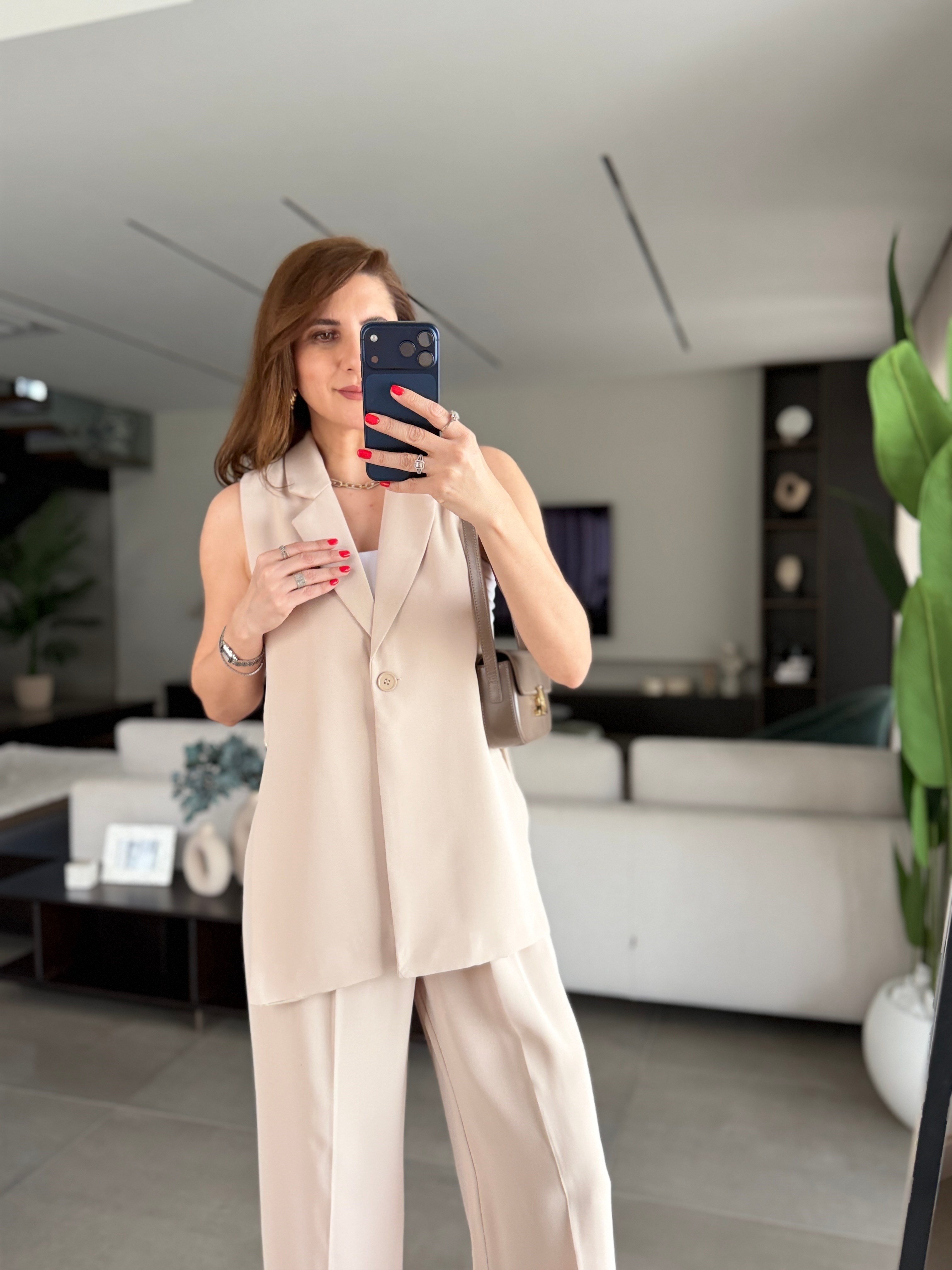 Yanları Aksesuar Detaylı Yelek Takım