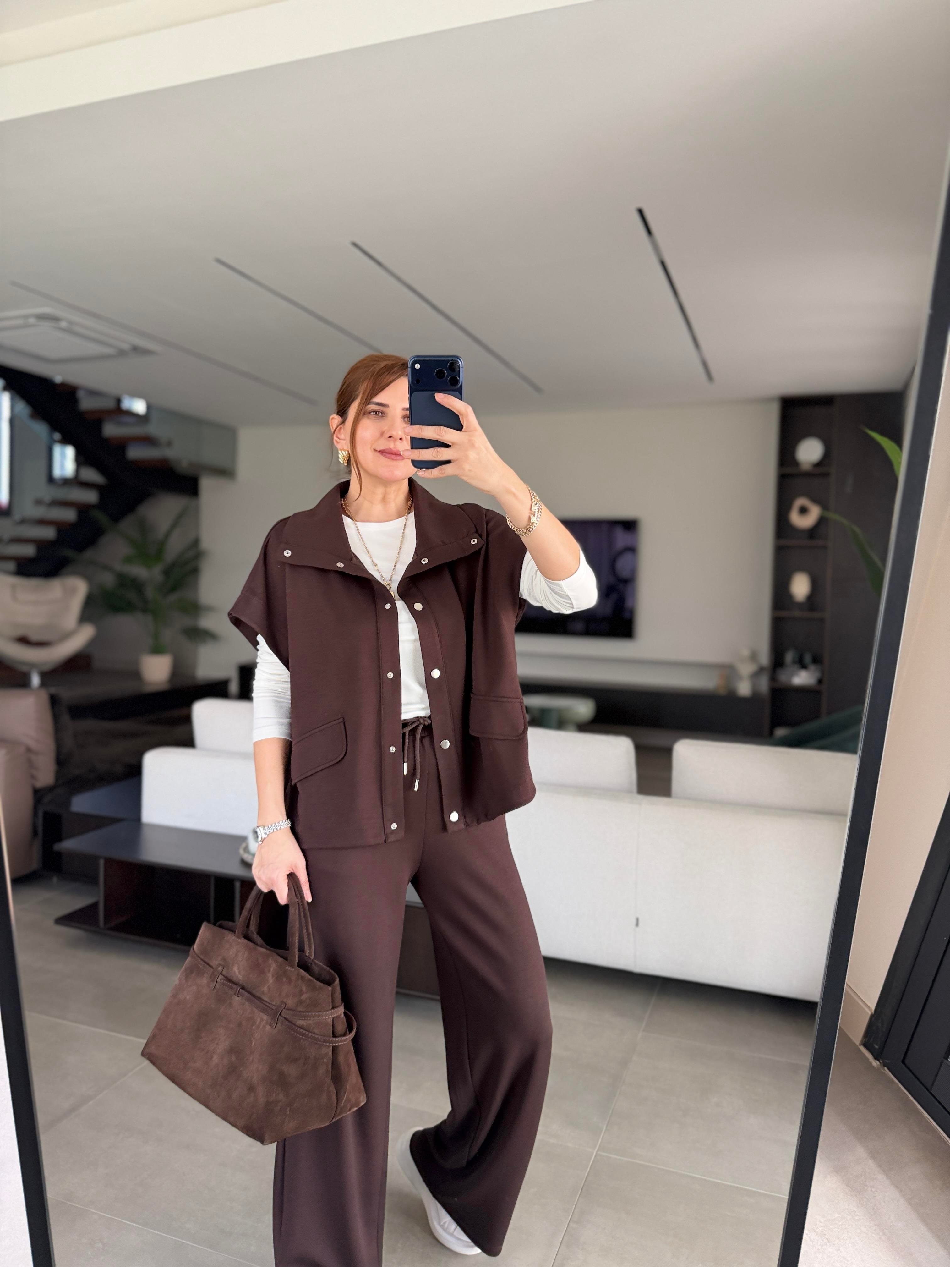 Yelekli Üçlü Takım