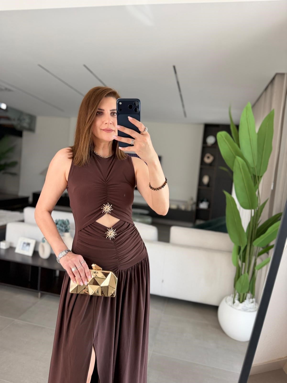 Yırtmaçlı Önü Aksesuar Detaylı Sandy Elbise