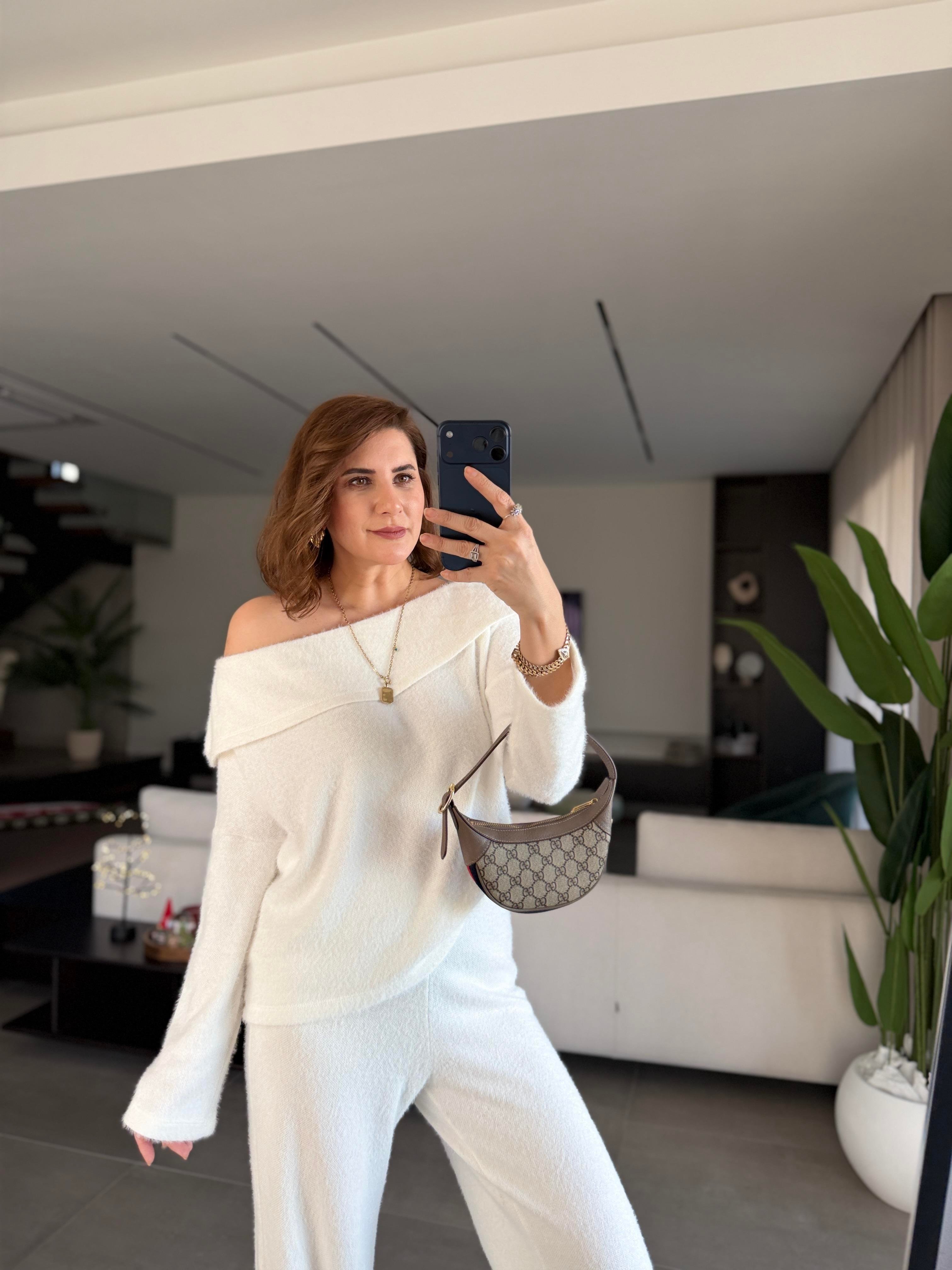 Yumoş Madonna Yaka Pantolon Takım