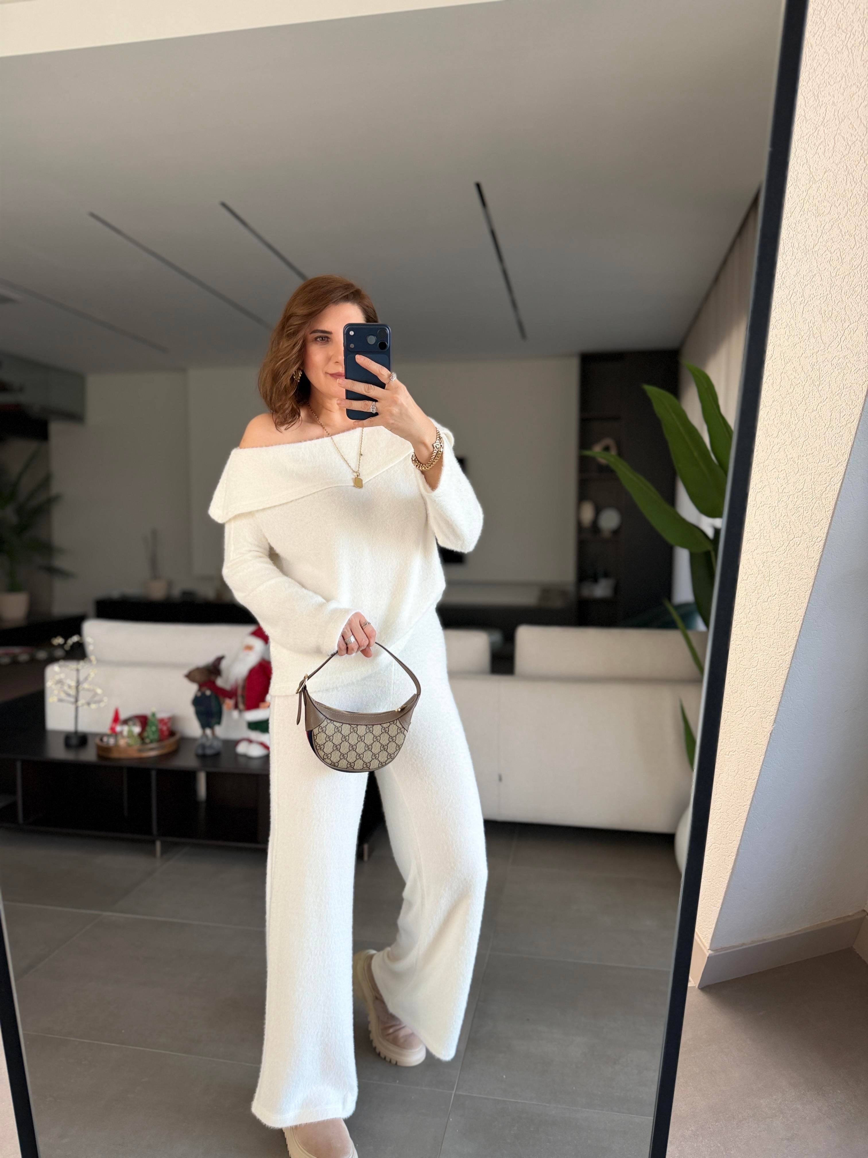 Yumoş Madonna Yaka Pantolon Takım