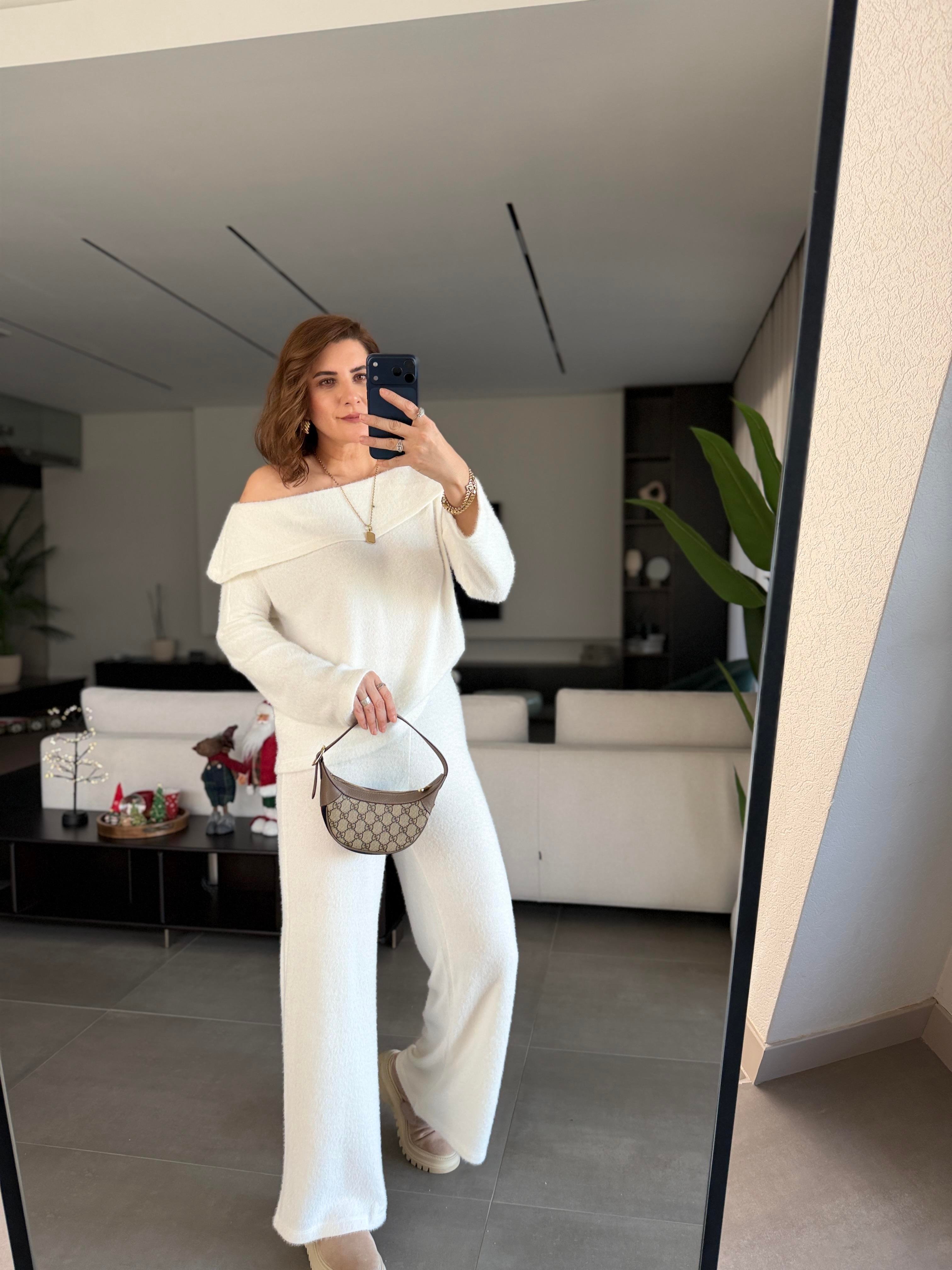 Yumoş Madonna Yaka Pantolon Takım