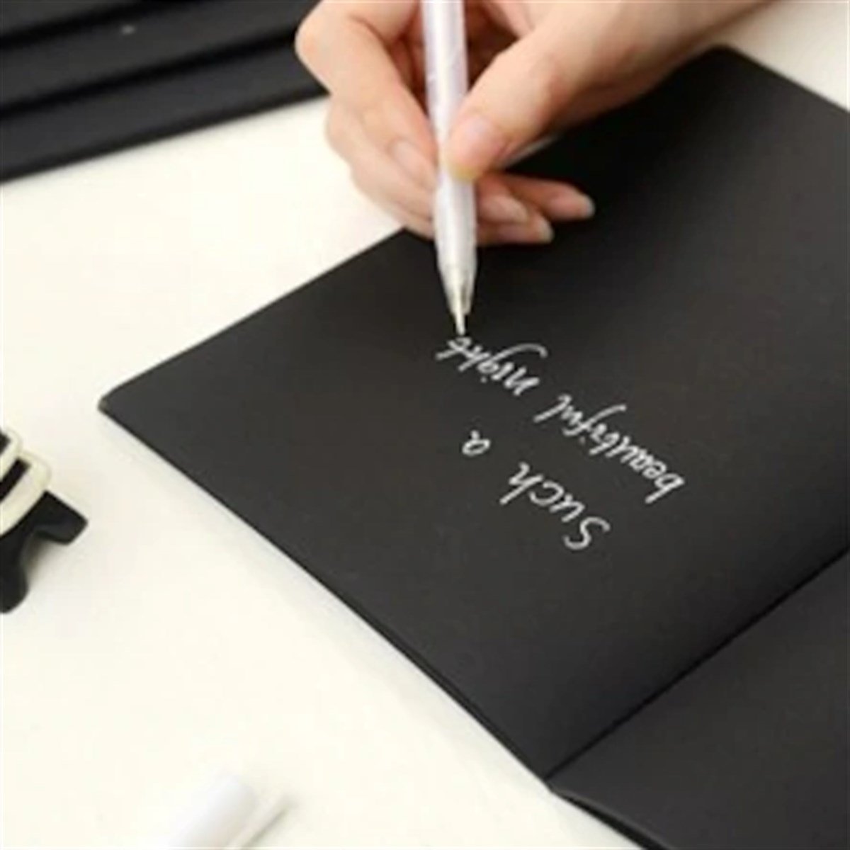 Siyah Defter + Beyaz Kalem (30 Yaprak)