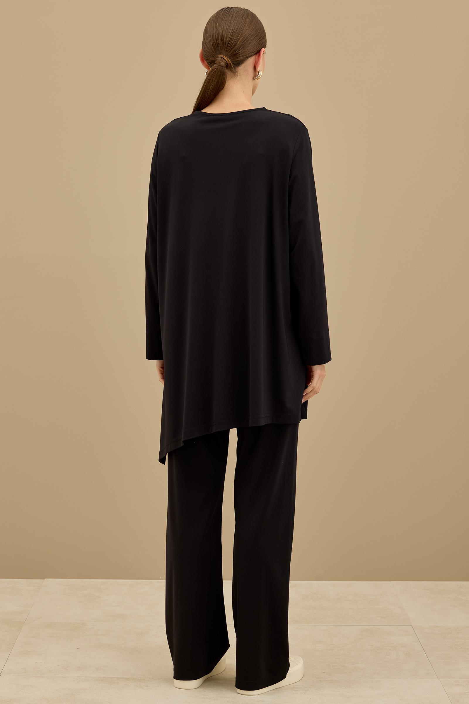 Asimetrik Kesimli Aksesuar Detaylı Takim SİYAH