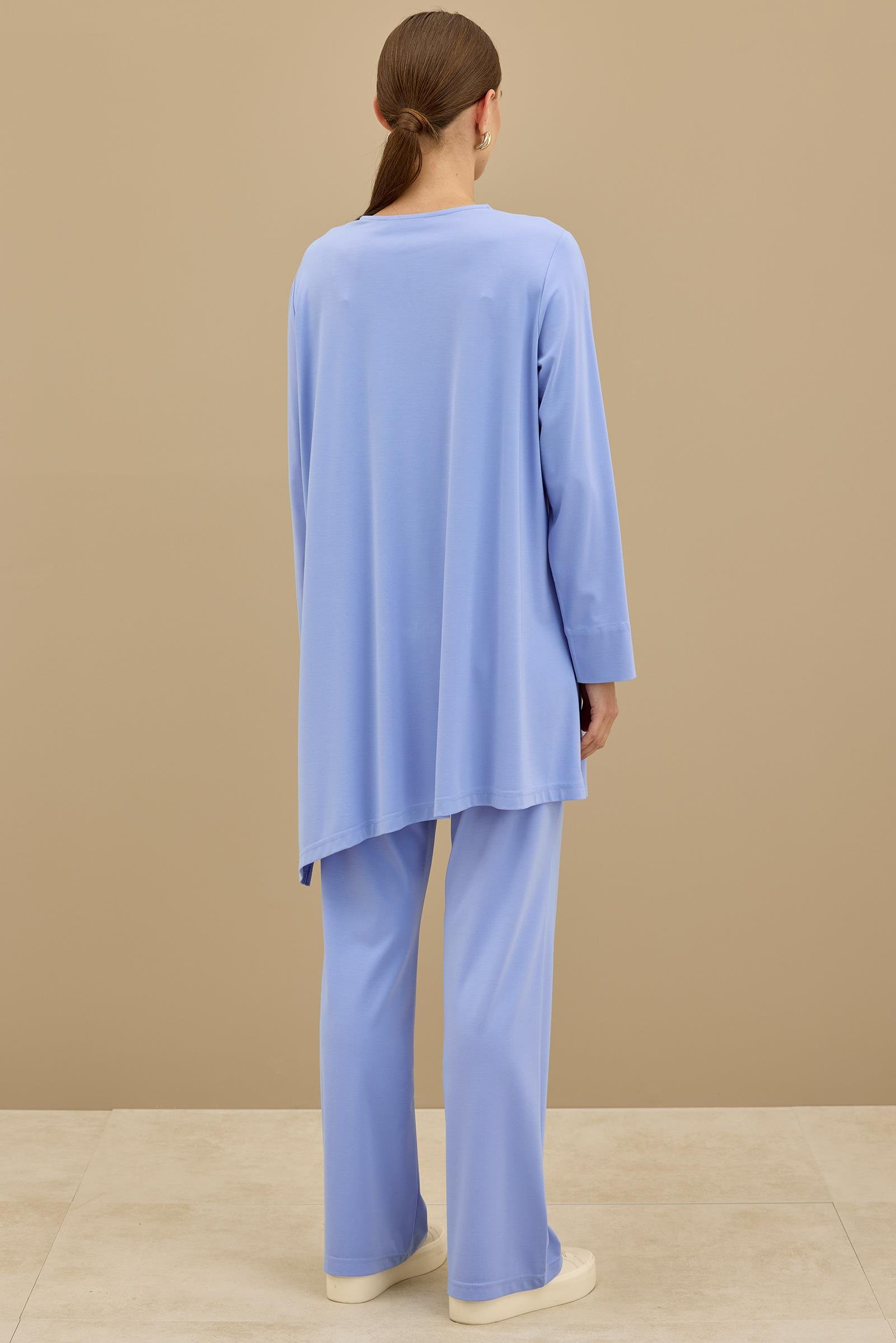 Asimetrik Kesimli Aksesuar Detaylı Takim MAVİ