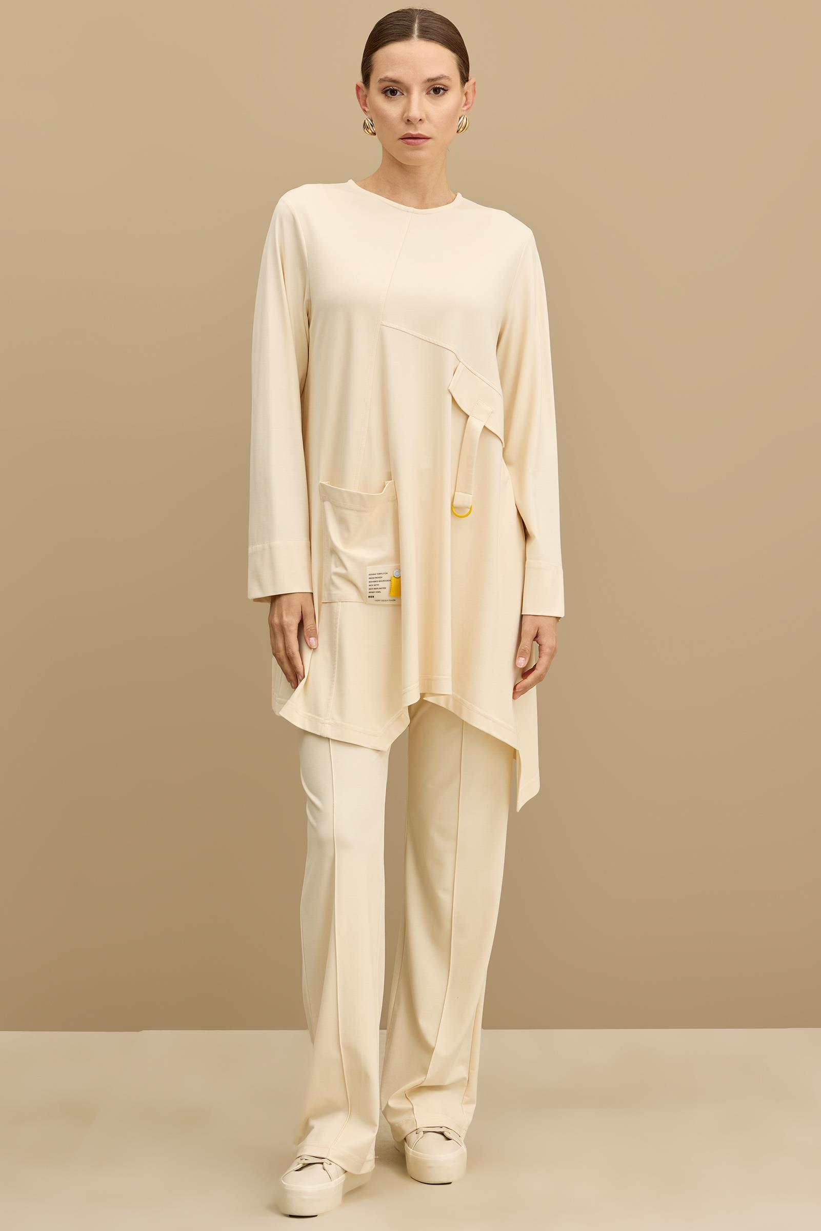 Asimetrik Kesimli Aksesuar Detaylı Takim BEJ