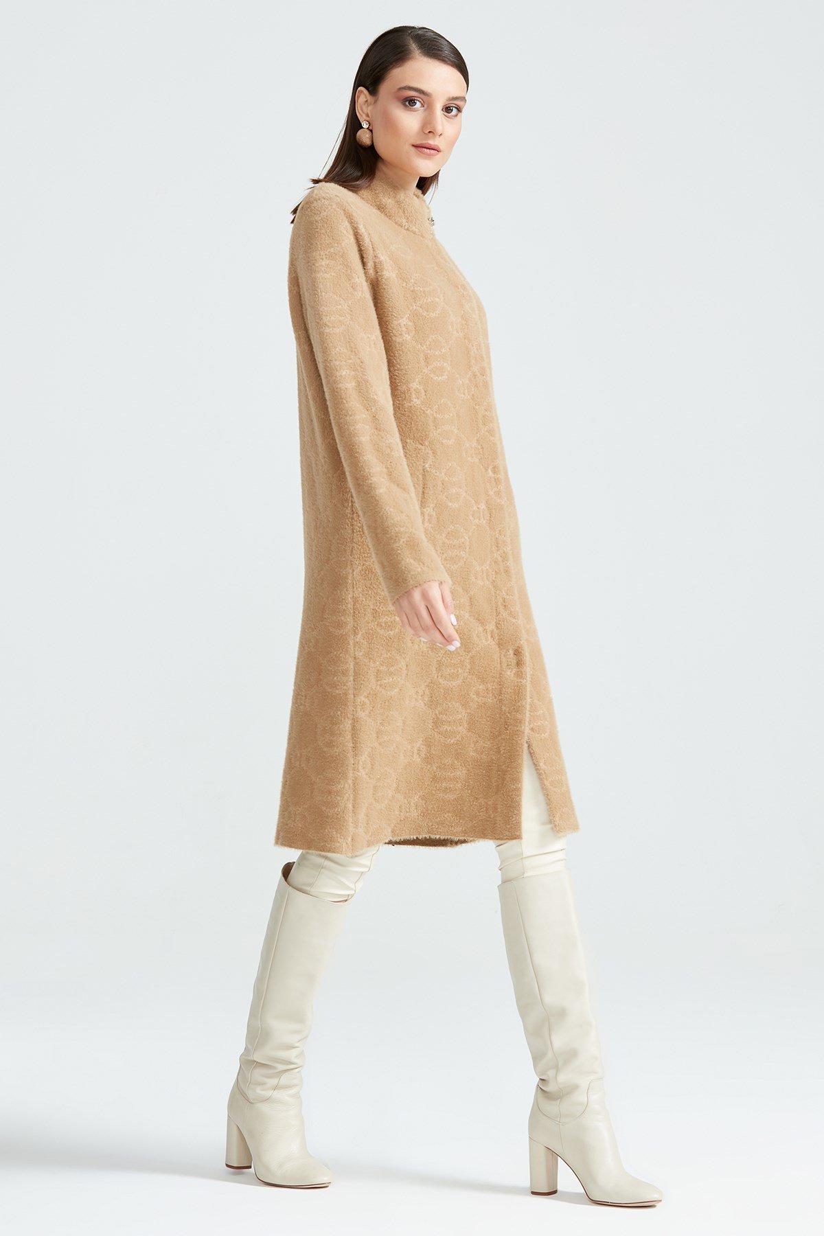 BEOMETRİK DESENLİ KABAN CAMEL