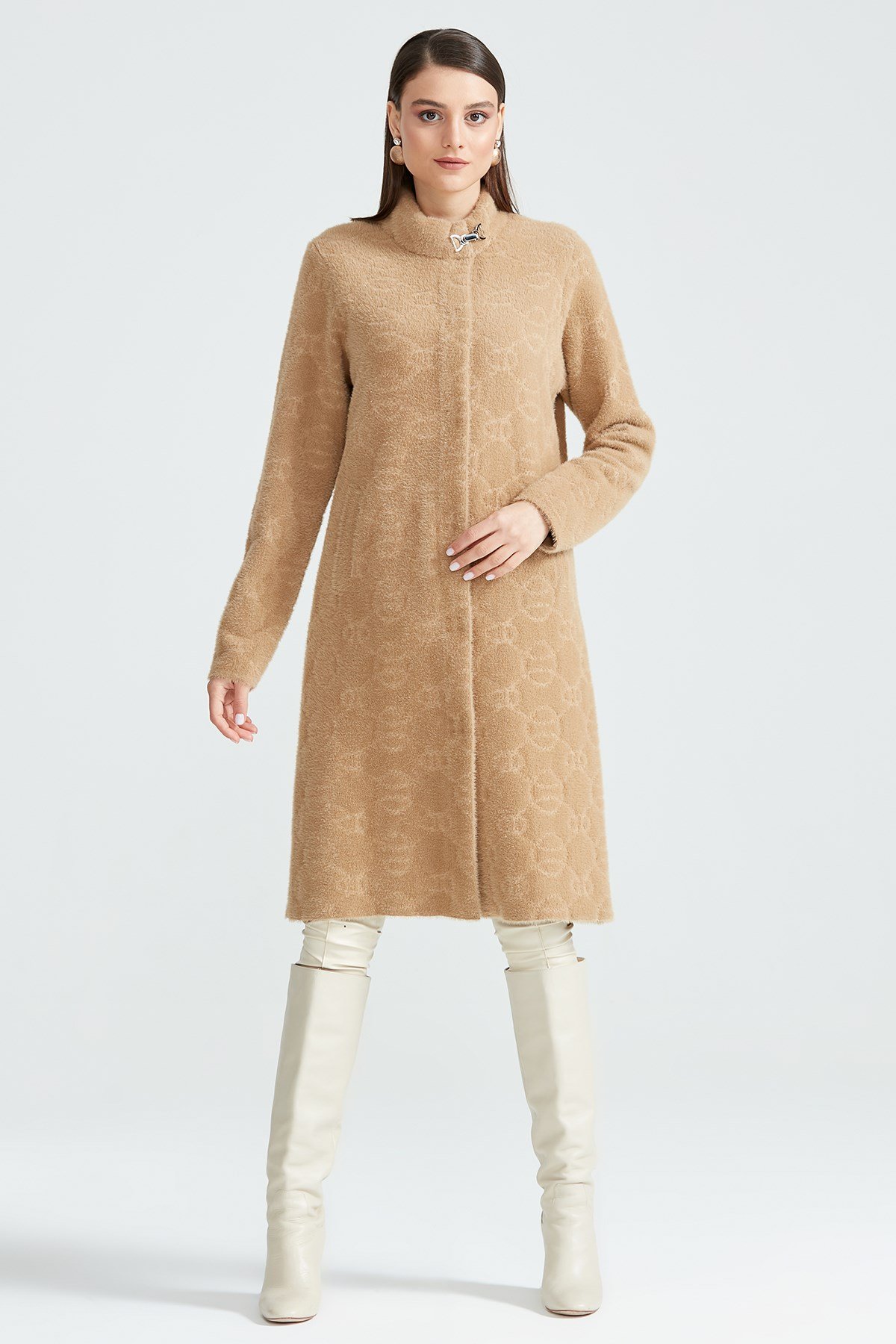 BEOMETRİK DESENLİ KABAN CAMEL
