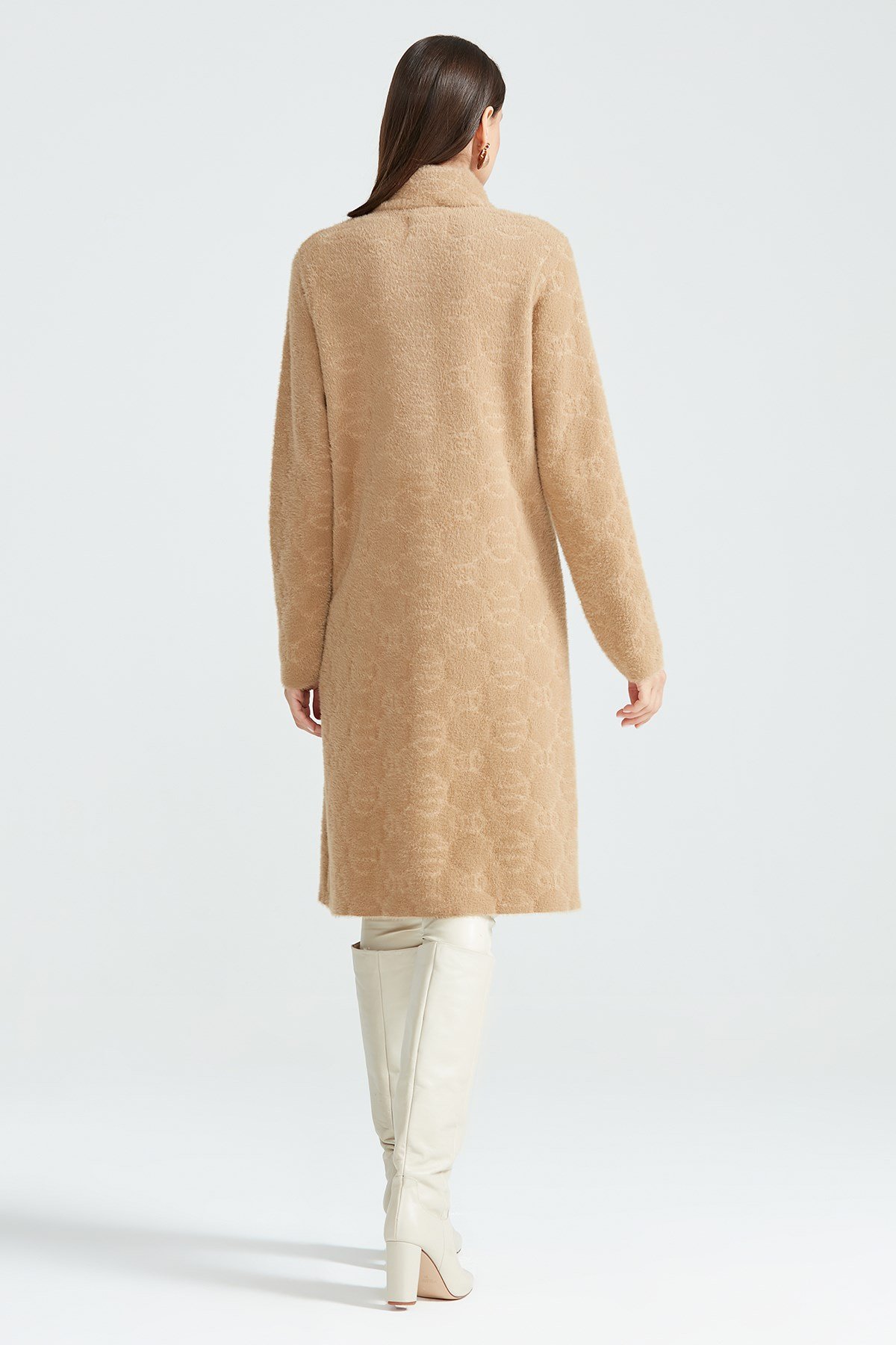 BEOMETRİK DESENLİ KABAN CAMEL