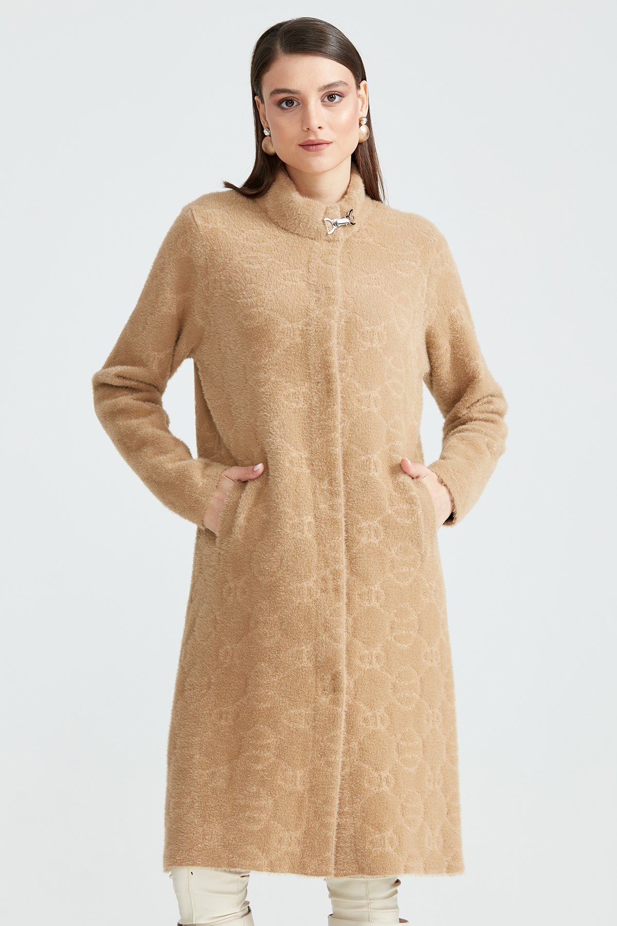 BEOMETRİK DESENLİ KABAN CAMEL