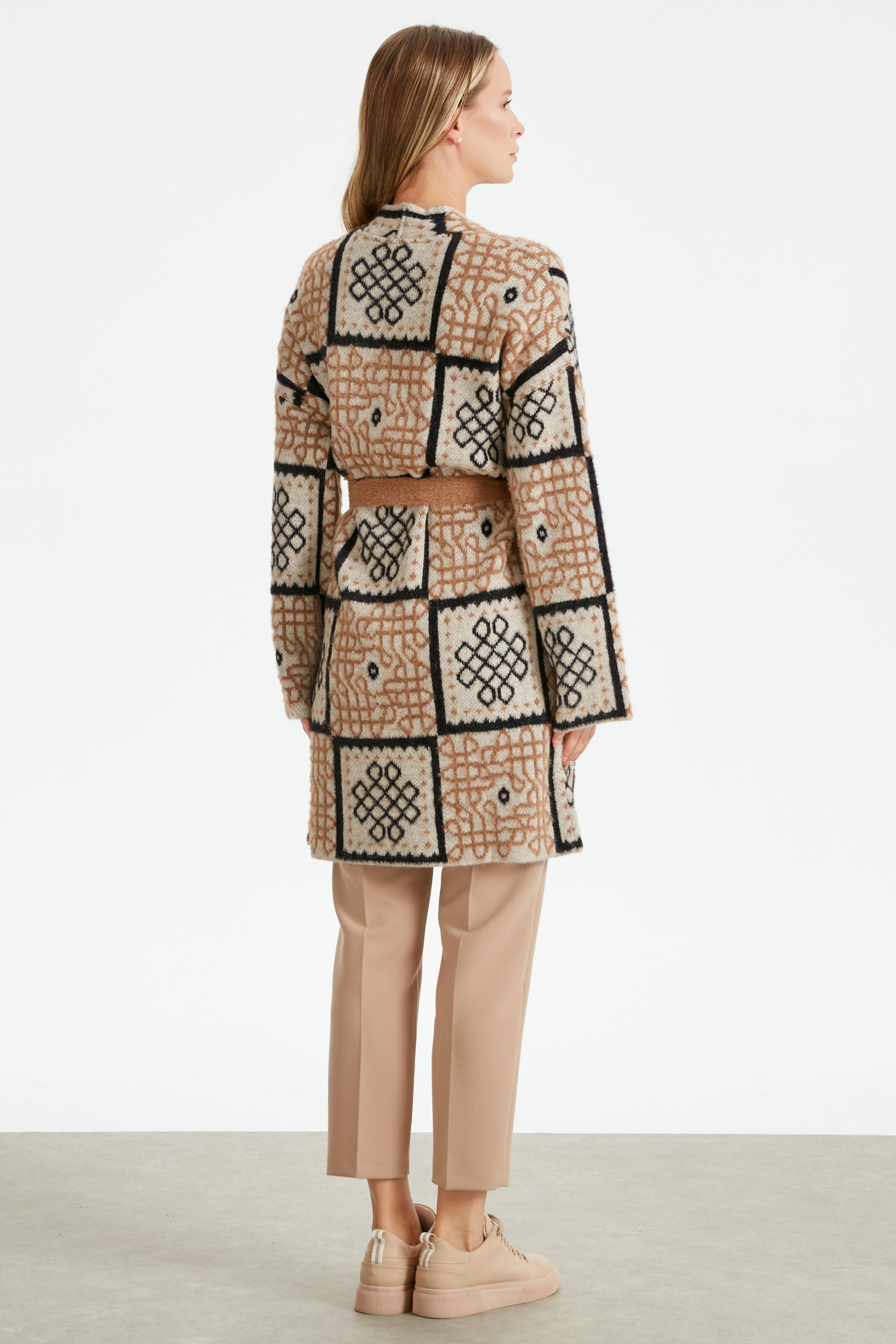 DESENLİ HIRKA BEJ-CAMEL