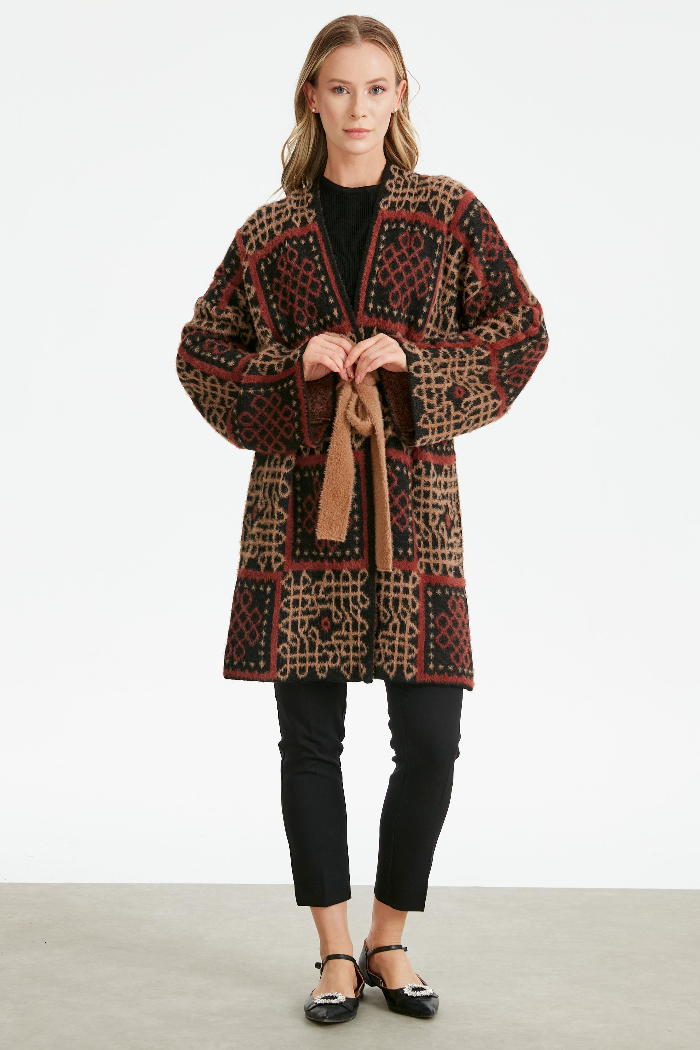 DESENLİ HIRKA SİYAH-CAMEL
