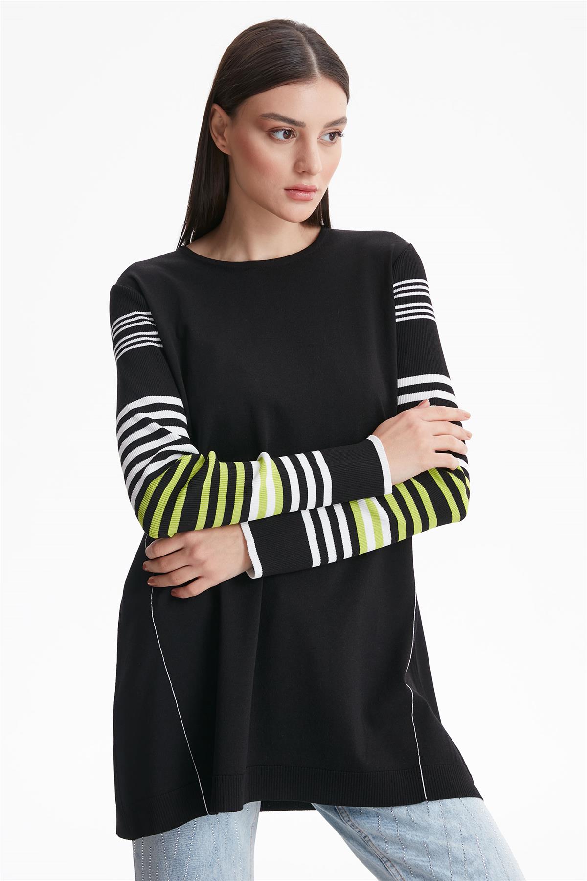 KOLLARI ÇİZGİLİ BASİC RAYON TRİKO TUNİK SİYAH