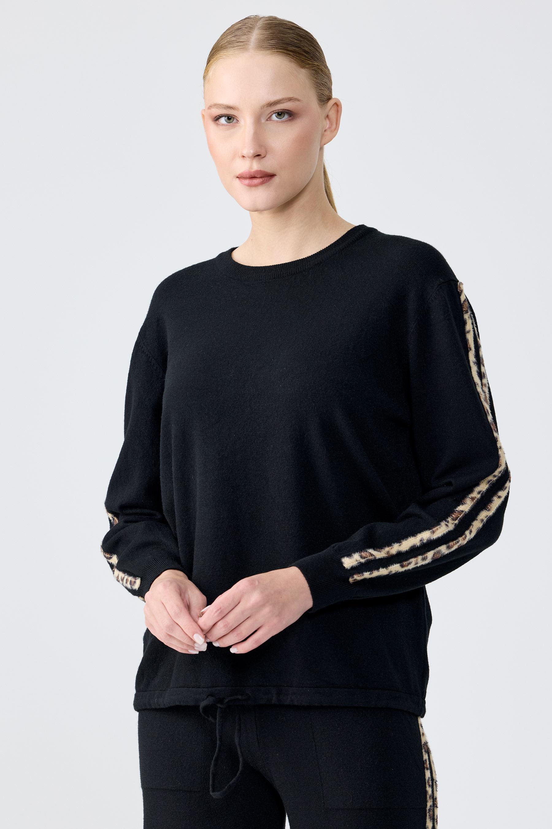 Leopar Şeritli Pantolonlu Triko Takım SİYAH