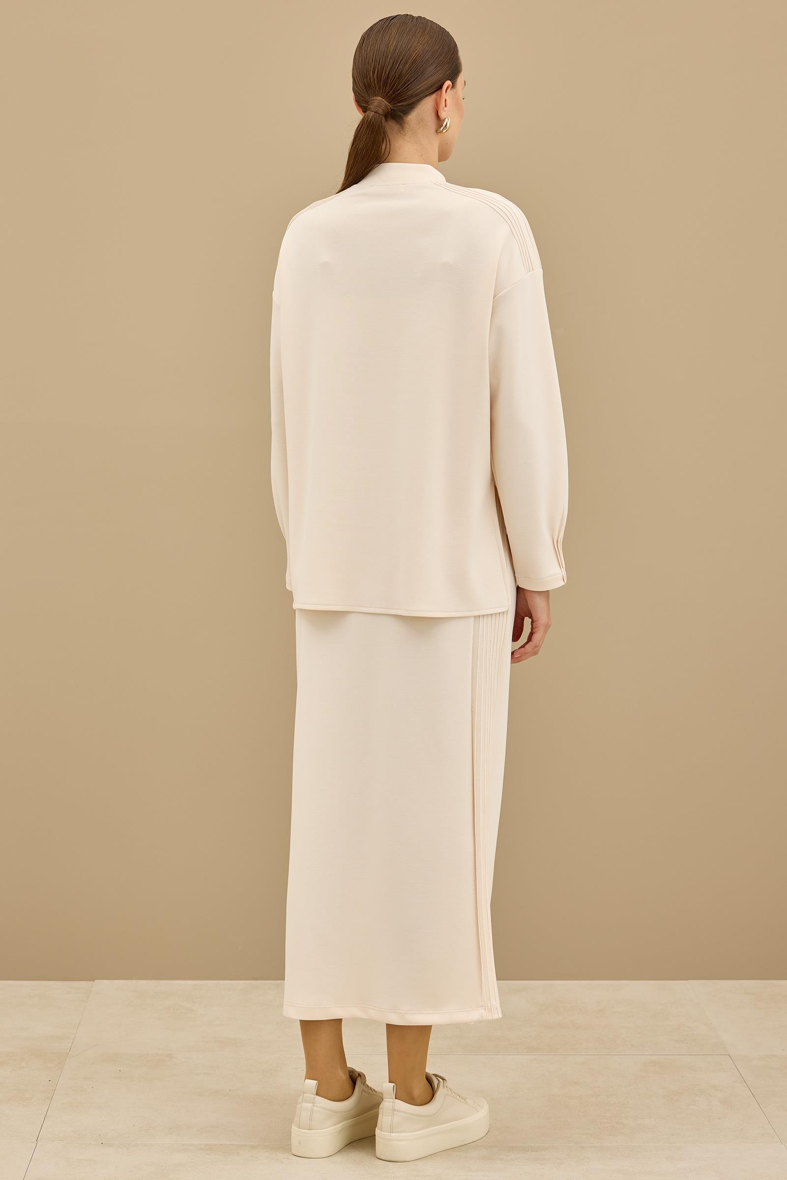 NERVÜR DETAYLI ETEKLİ TAKIM BEJ