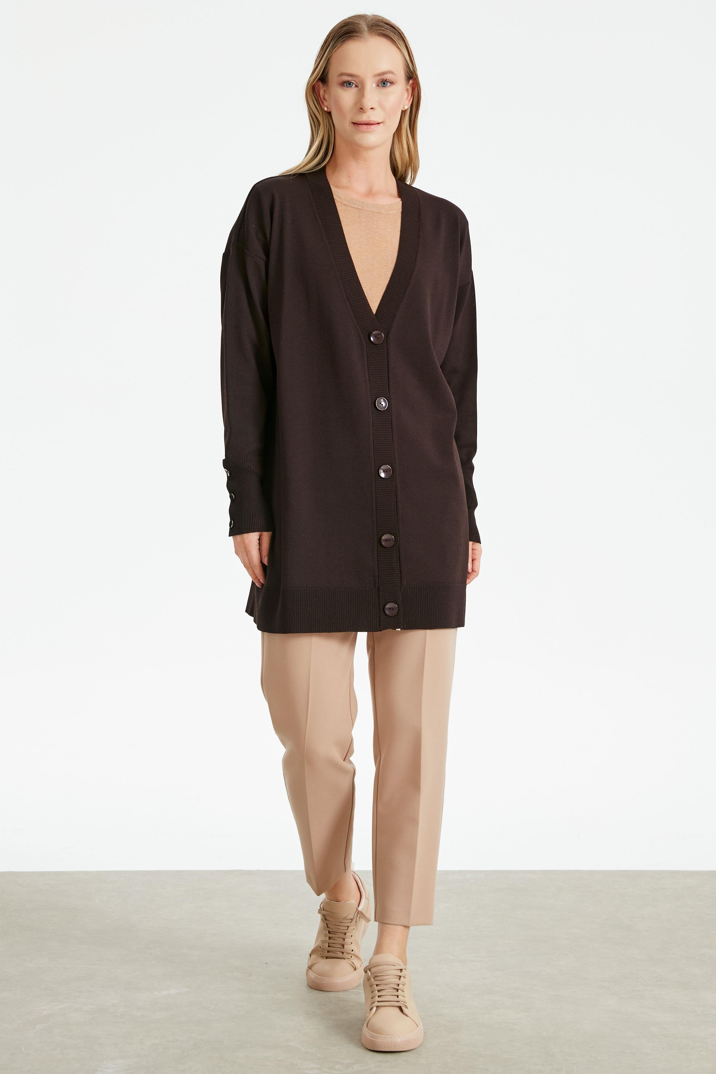 PATI VE KOLU ÇİZGİ DETAYLI RAYON HIRKA KAHVE