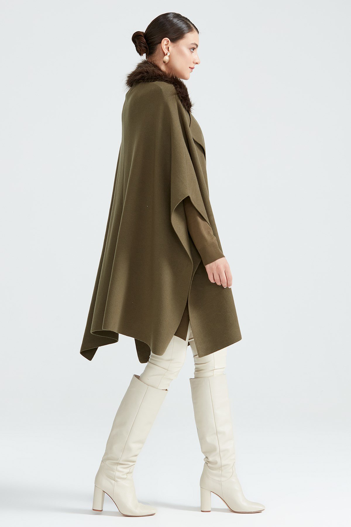 Yakası Kürklü Dört Düğmeli Panço HAKİ