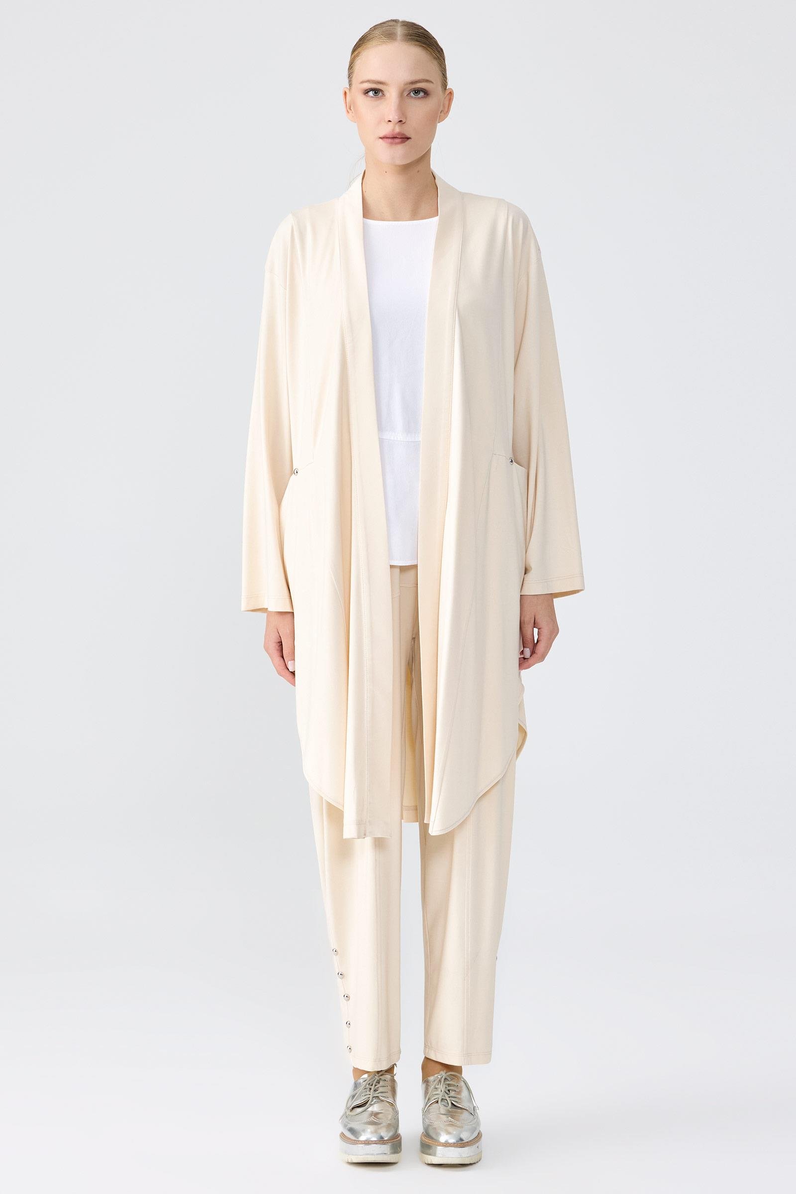 Yanları Kruvaze Yırtmaçlı Düğme Detaylı Takım BEJ