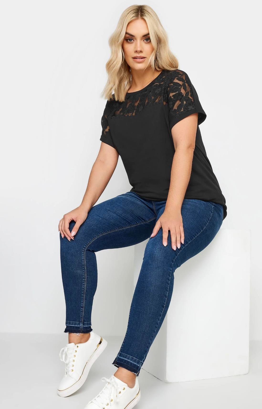 Dantel detaylı bluz 