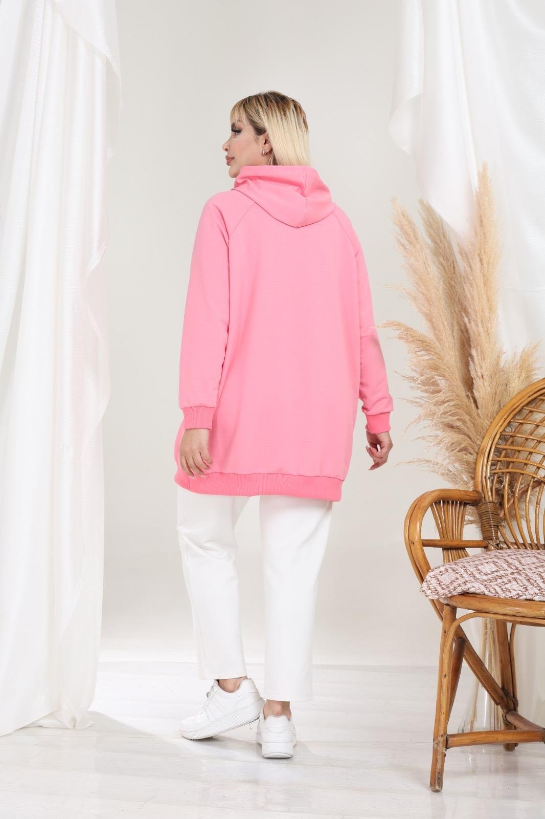 Pembe kapşonlu sweatshirt