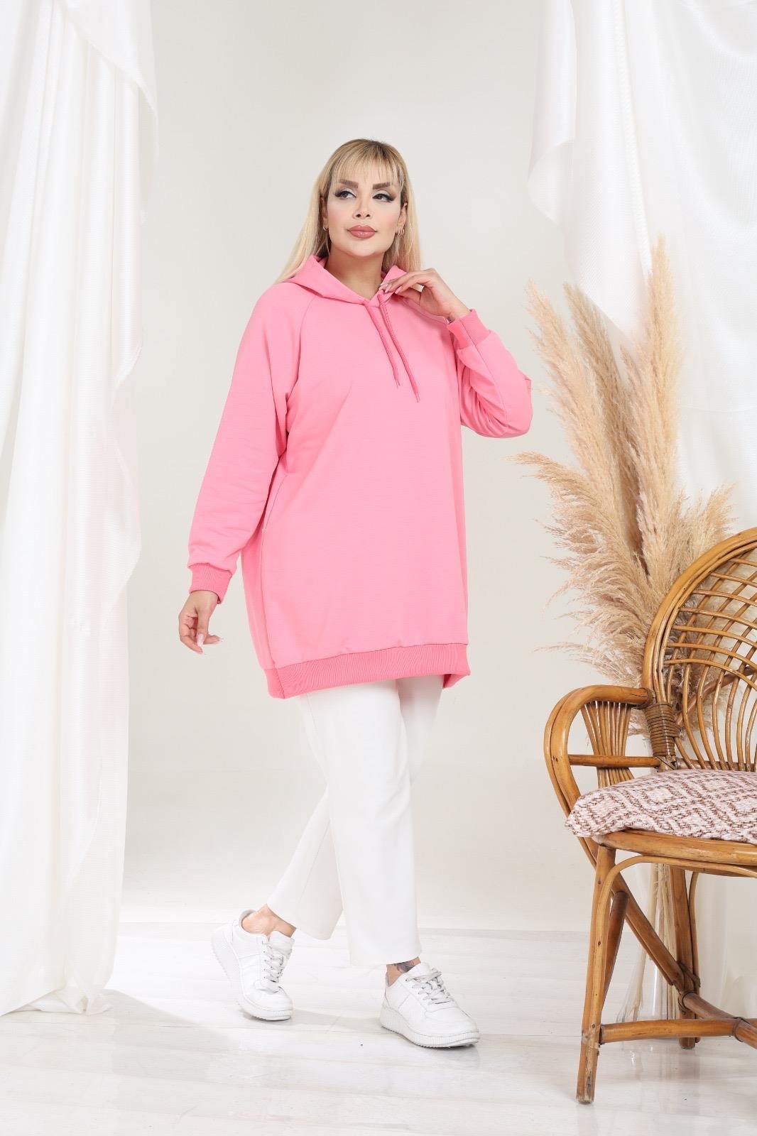 Pembe kapşonlu sweatshirt
