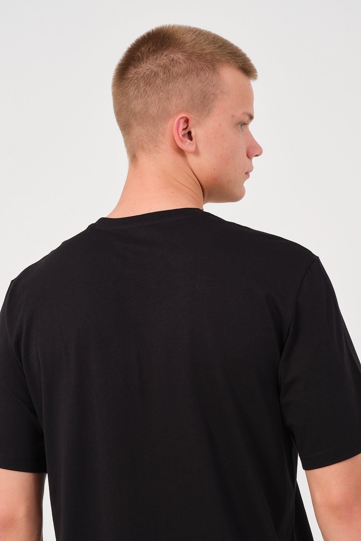 Erkek 4'Lü Paket %100 Pamuk Slim Fit Sporcu Tişört Basic Bisiklet Yaka Kısa Kollu T-Shirt