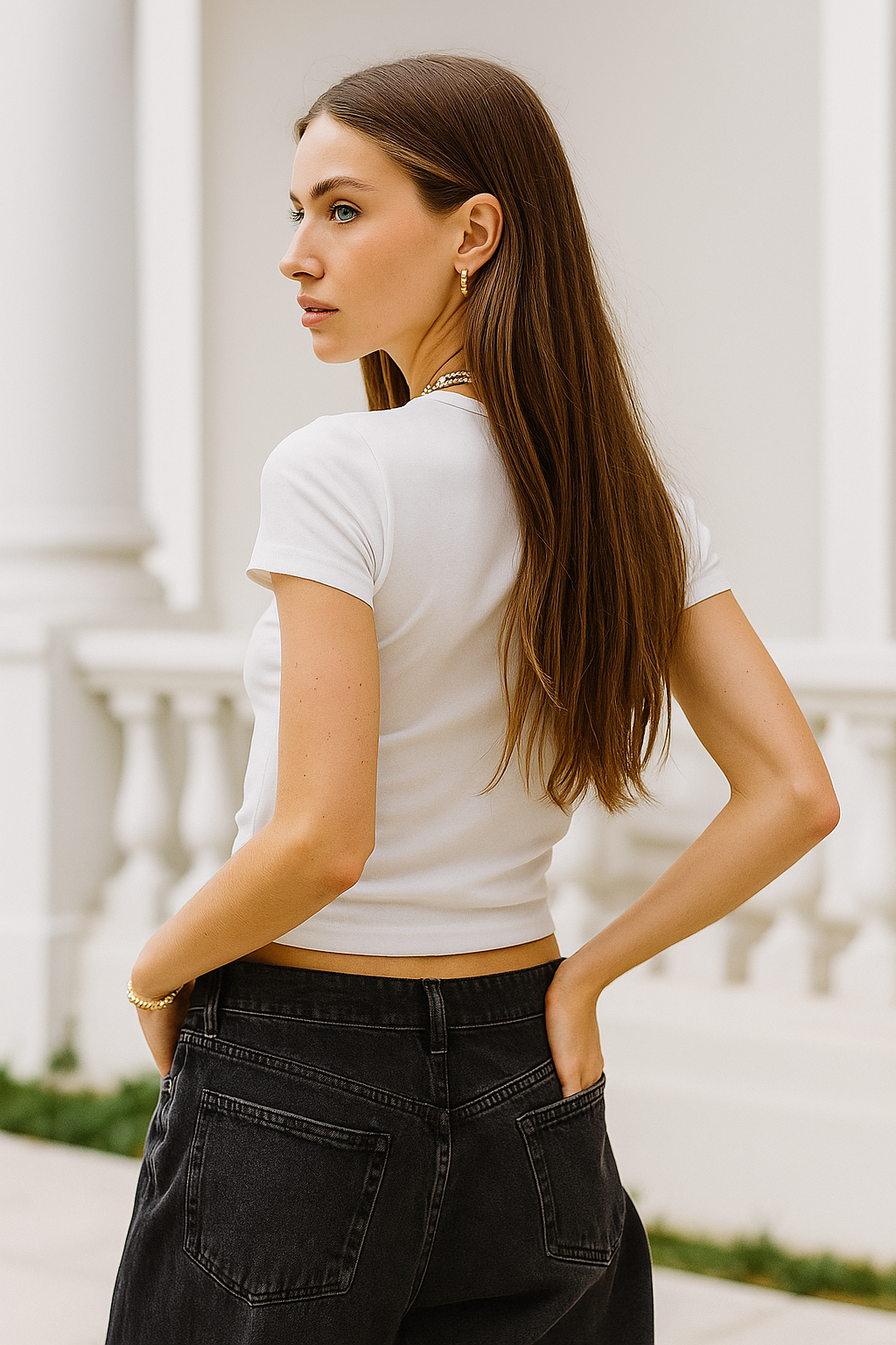 Kadın Ekru Esnek Kumaşlı Vücuda Oturan Slim Fit Kısa Kollu Crop T-Shirt