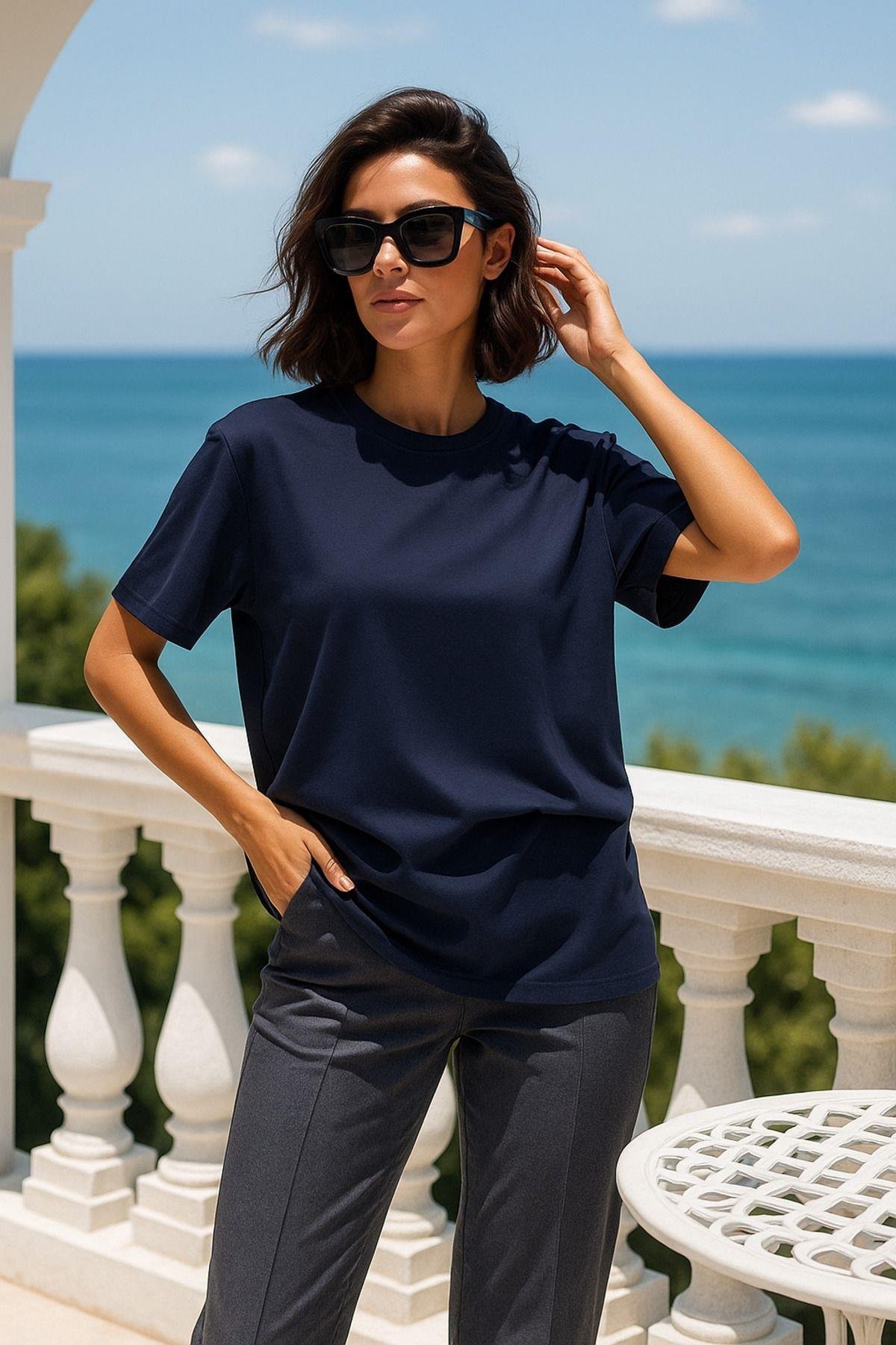 Kadın Lacivert %100 Pamuk Oversize Basic Tişört – Rahat Kalıp Relaxed Bisiklet Yaka T-shirt