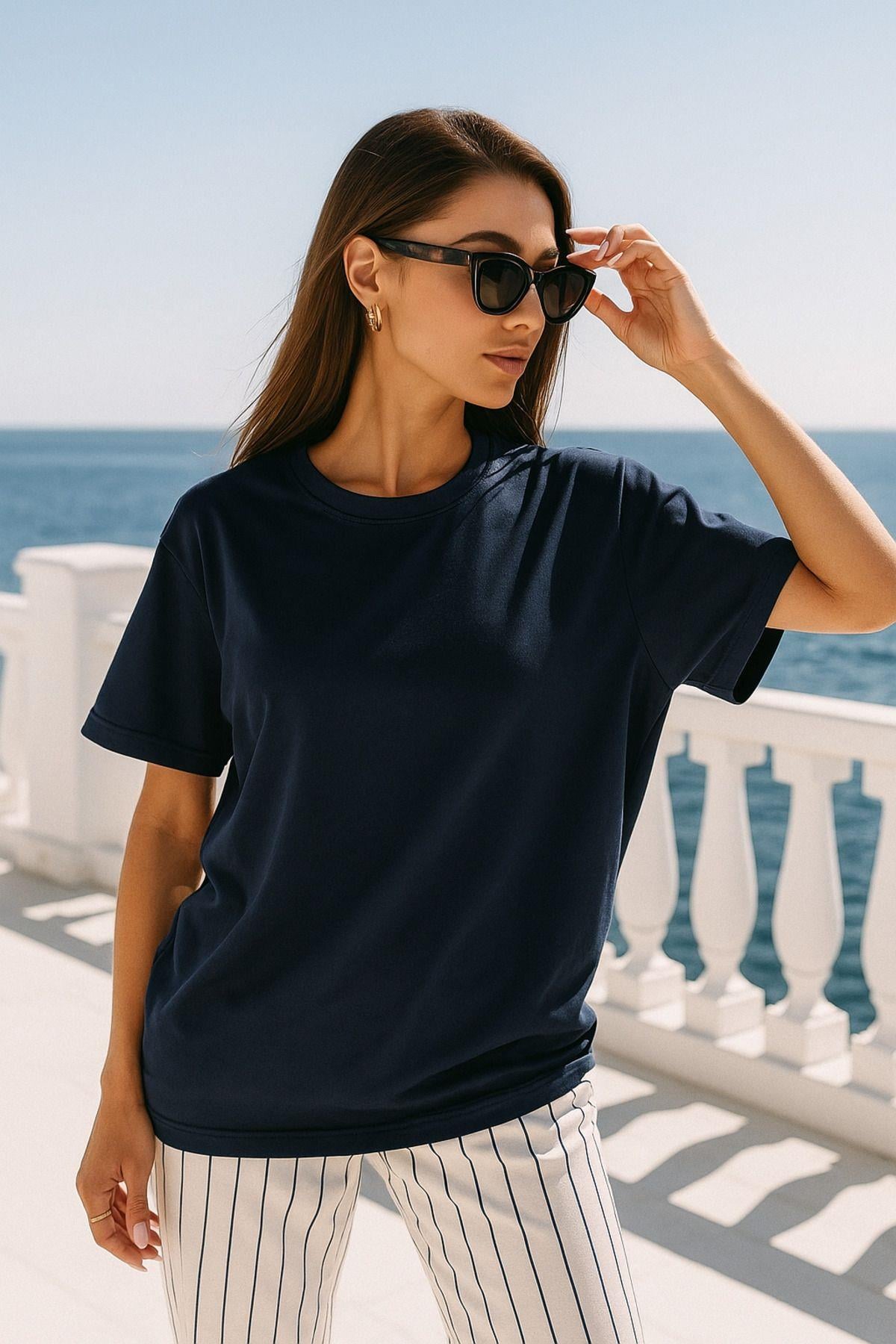 Kadın Lacivert %100 Pamuk Oversize Basic Tişört – Rahat Kalıp Relaxed Bisiklet Yaka T-shirt