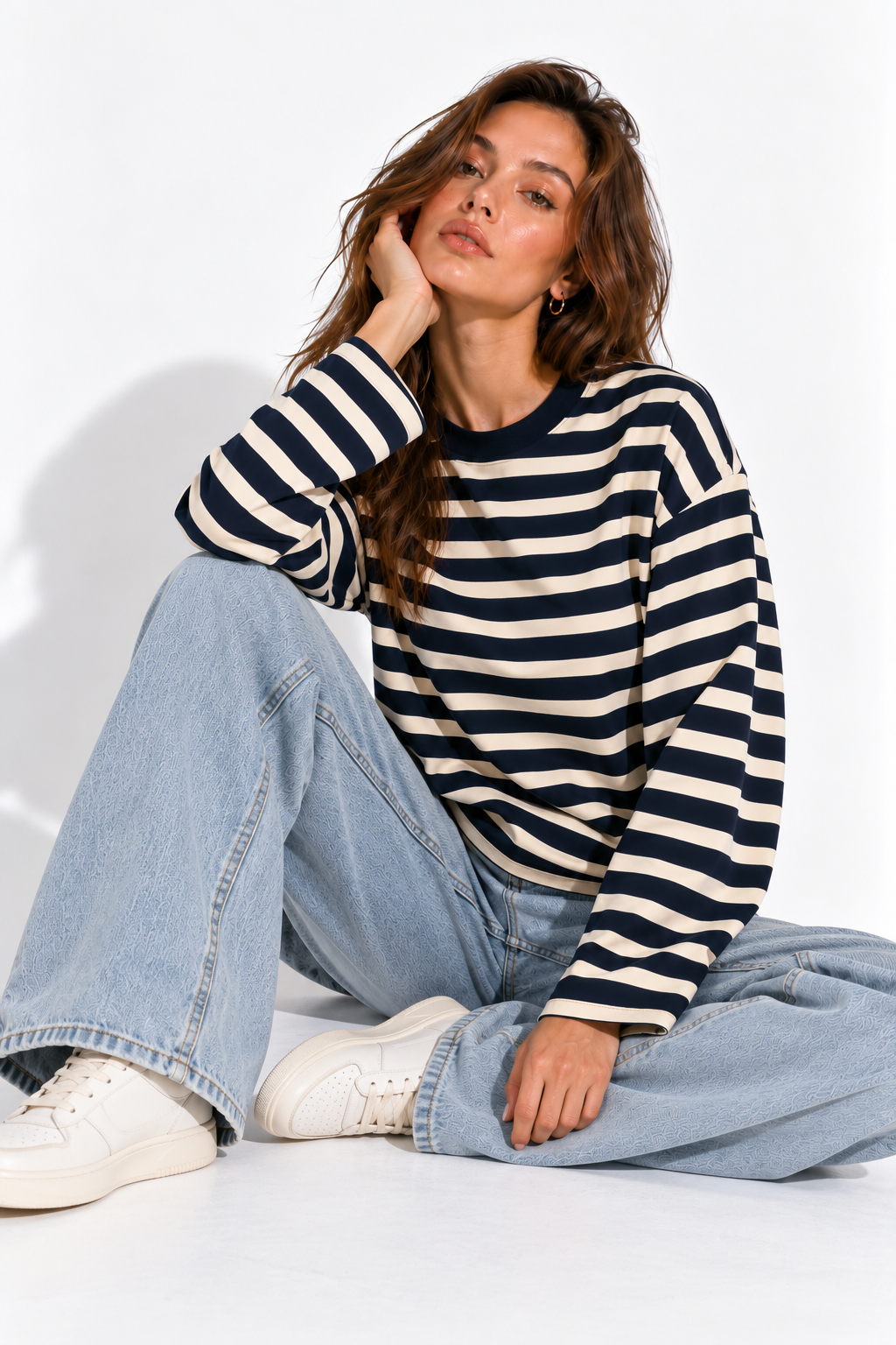 Kadın Lacivert-Ekru Çizgili Pamuklu Bisiklet Yaka Oversize Bluz 