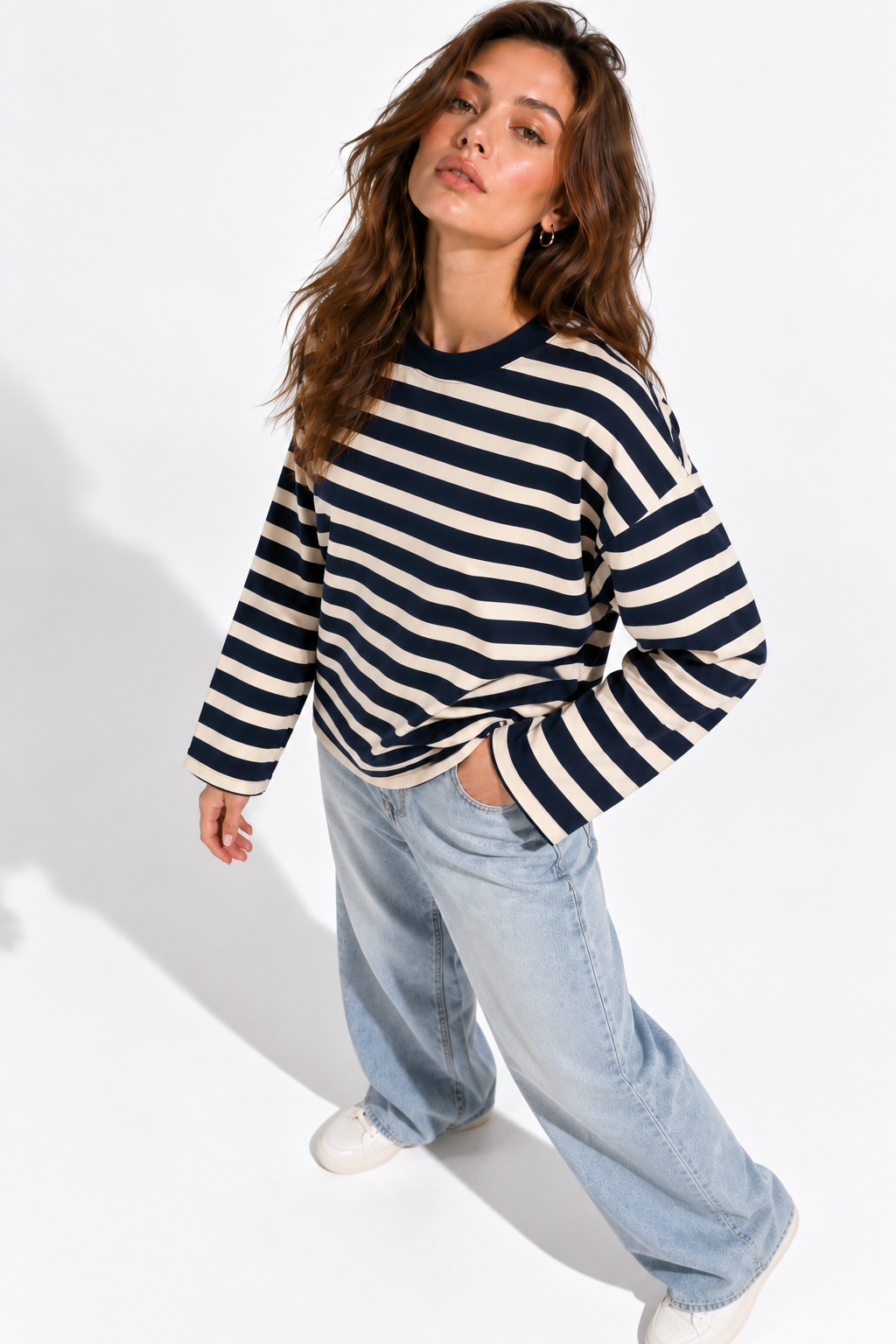 Kadın Lacivert-Ekru Çizgili Pamuklu Bisiklet Yaka Oversize Bluz 