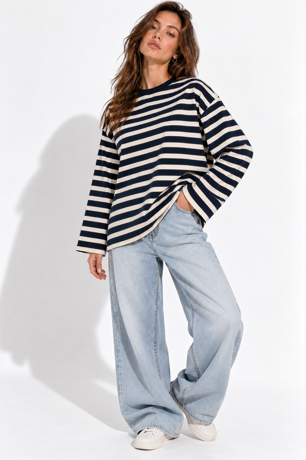 Kadın Lacivert-Ekru Çizgili Pamuklu Bisiklet Yaka Oversize Bluz 