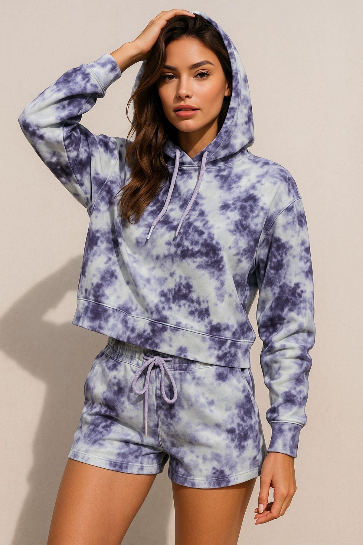 Kadın Lila Kapüşonlu Sweatshirt-Şortlu Alt Üst Takım Oversize Batik Desen İkili Takım