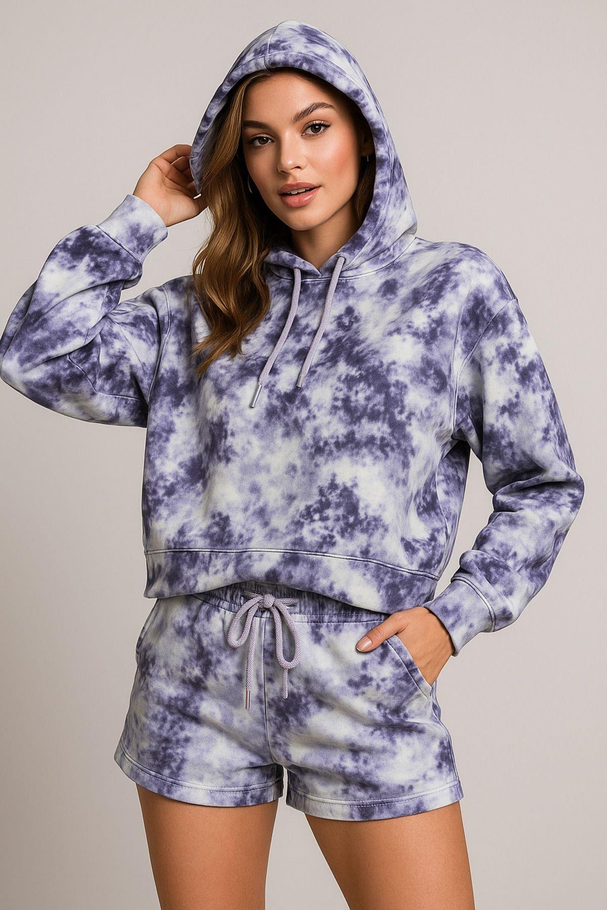 Kadın Lila Kapüşonlu Sweatshirt-Şortlu Alt Üst Takım Oversize Batik Desen İkili Takım