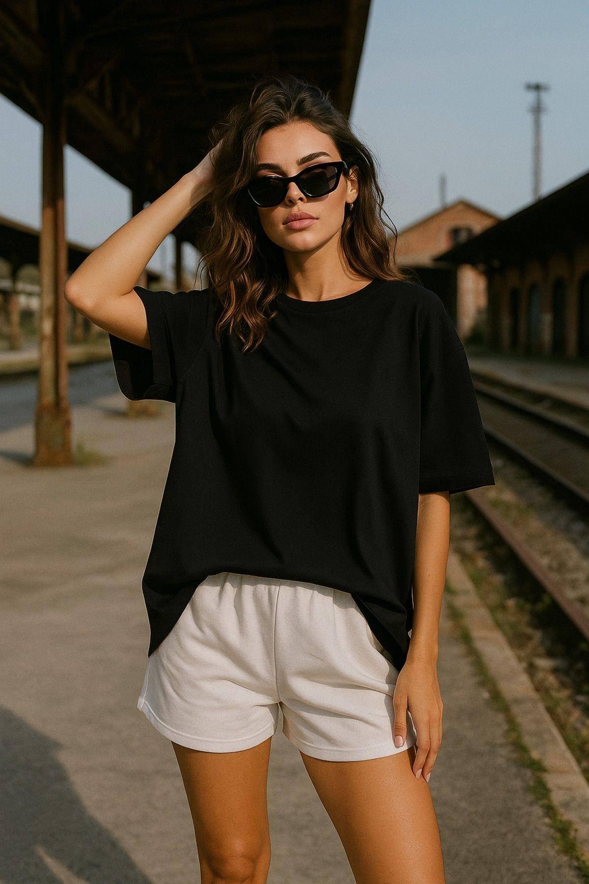 Kadın Siyah %100 Pamuk Oversize Basic Tişört – Rahat Kalıp Relaxed Bisiklet Yaka T-Shirt