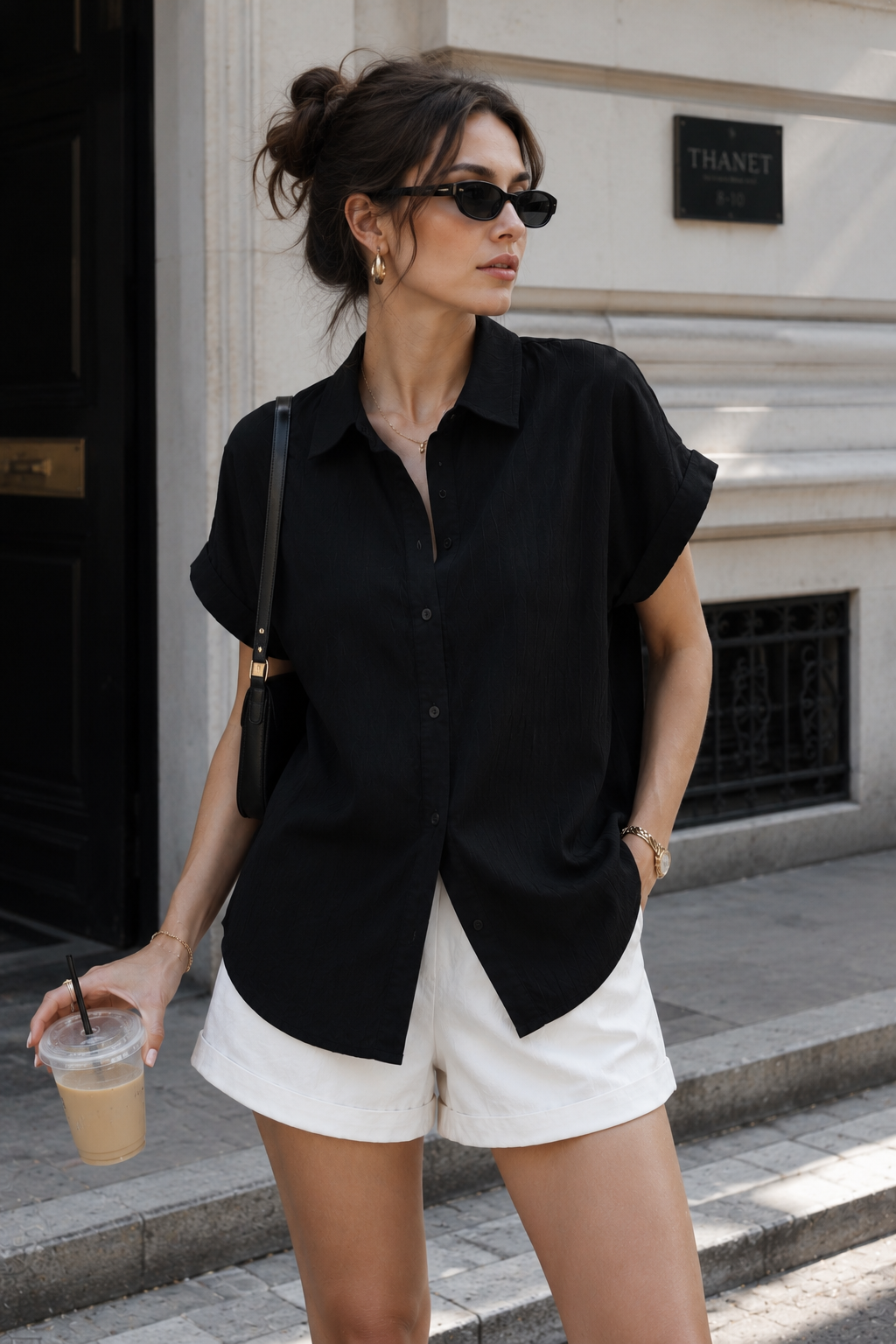Kadın Siyah Müslin Kumaş Oversize Kısa Kollu Gömlek