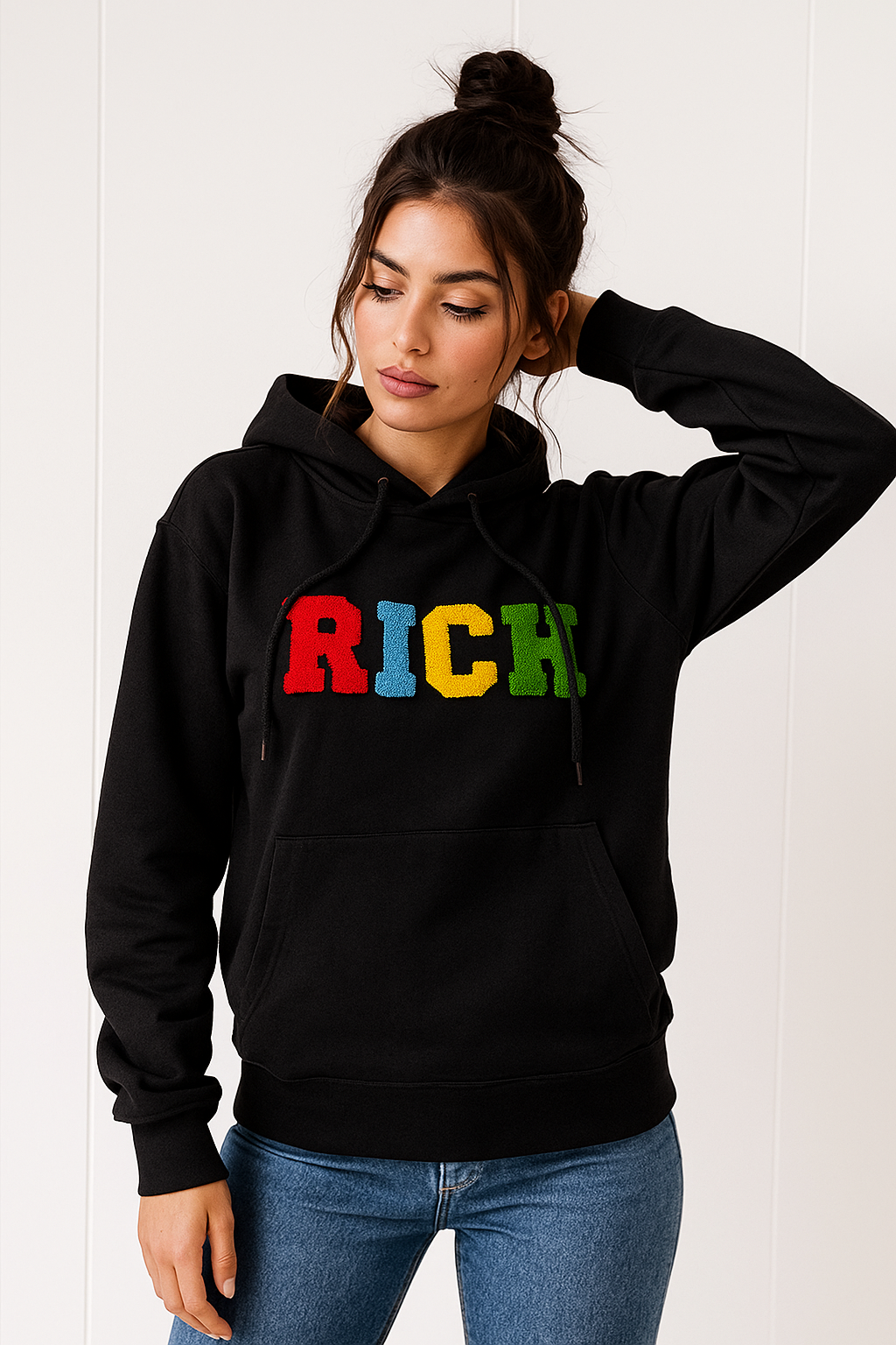Kadın Siyah Renkli Rich Yazılı Kapüşonlu Sweatshirt