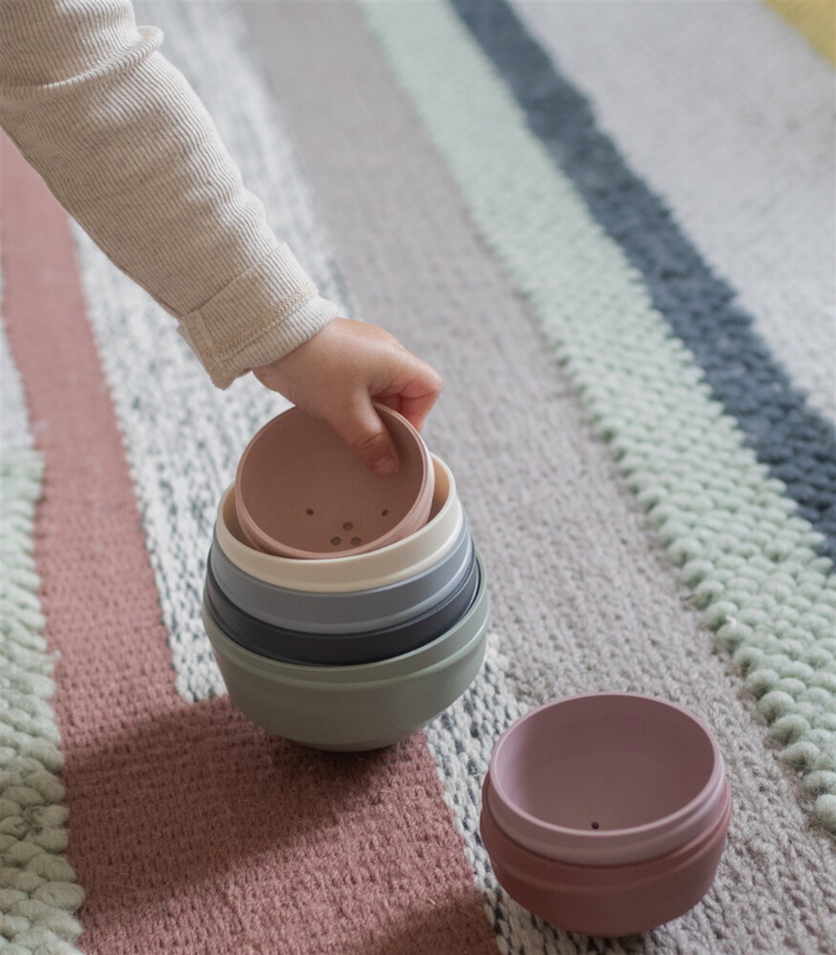 Bibs Wobbly Tower Oyun Kulesi // Bright Rainbow