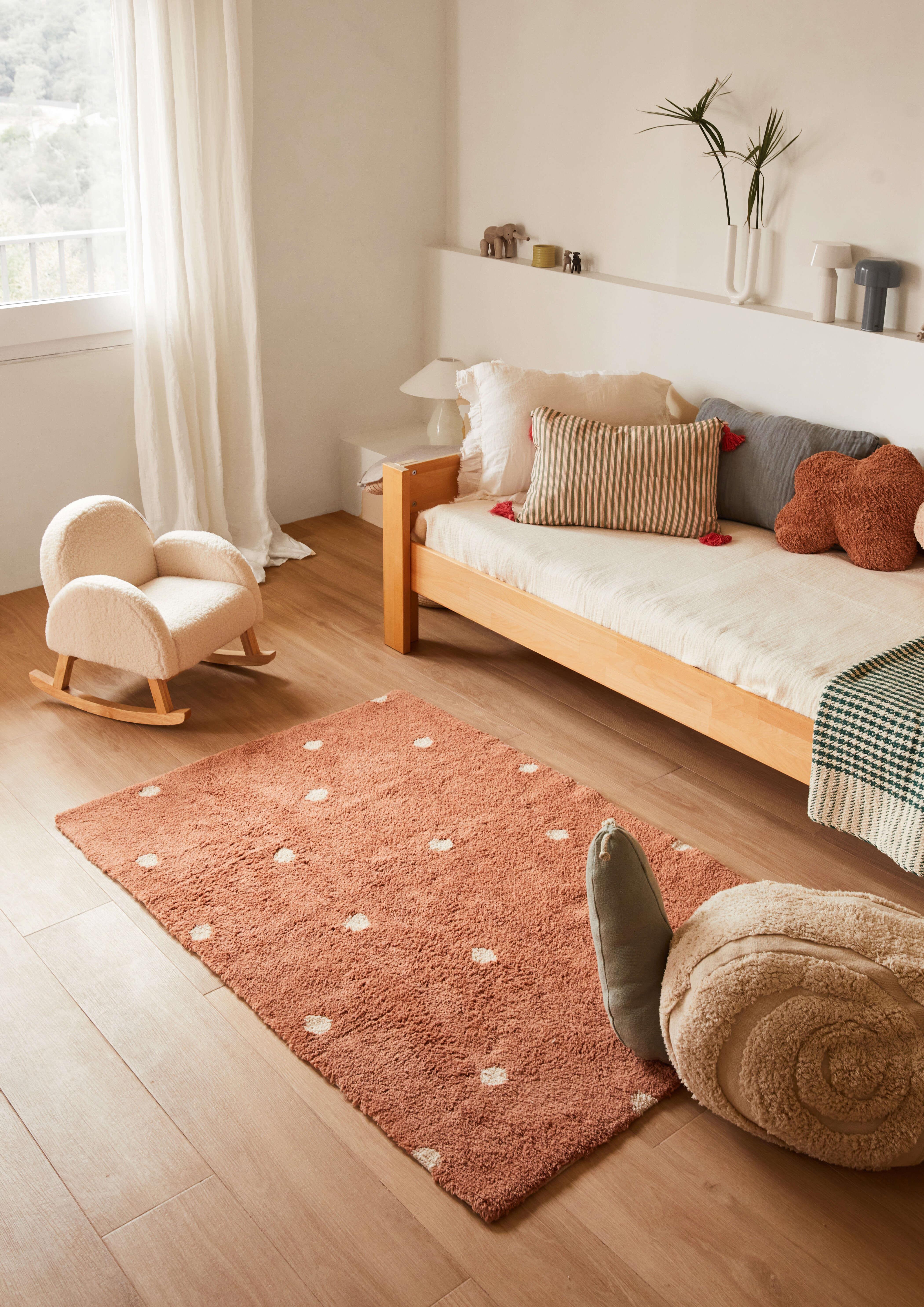 Halı, Mini Dot Chest