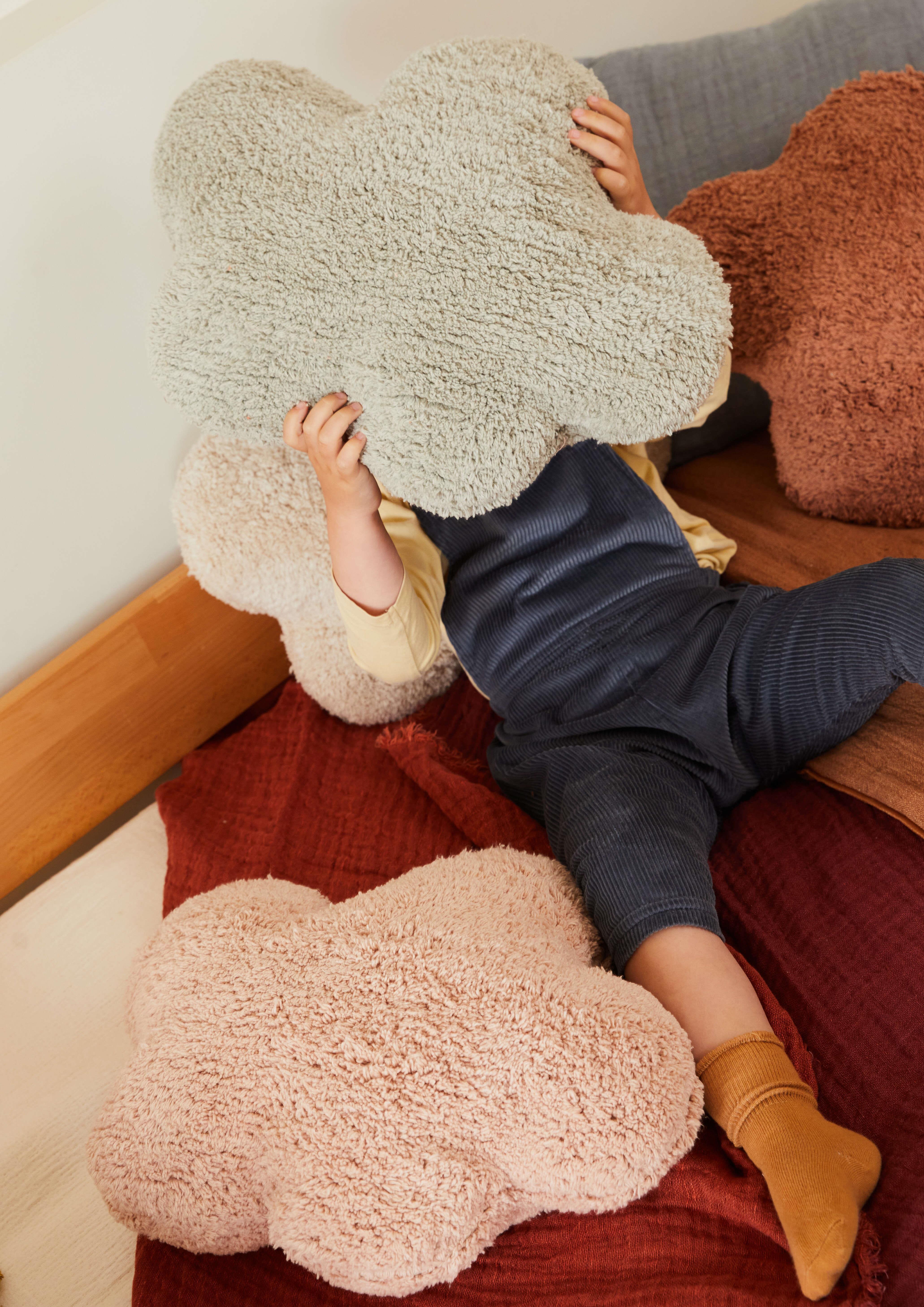 Yastık, Clouds Rose